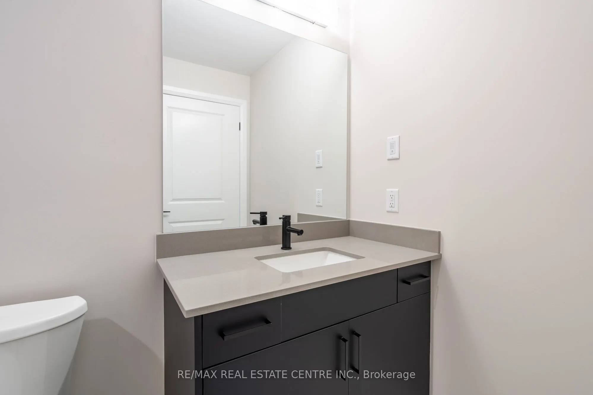 120 Springvalley Crescent, #302