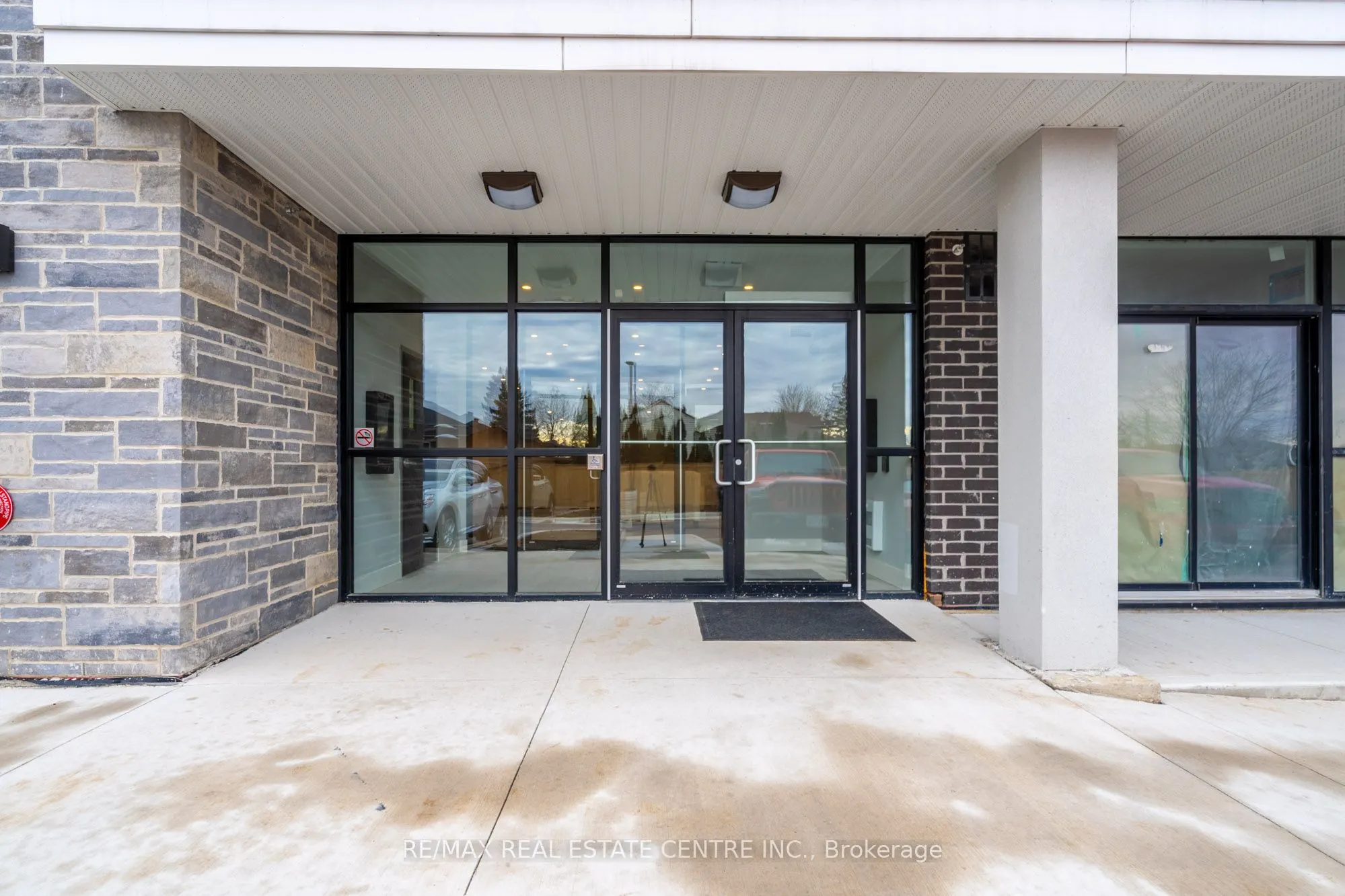 120 Springvalley Crescent, #302
