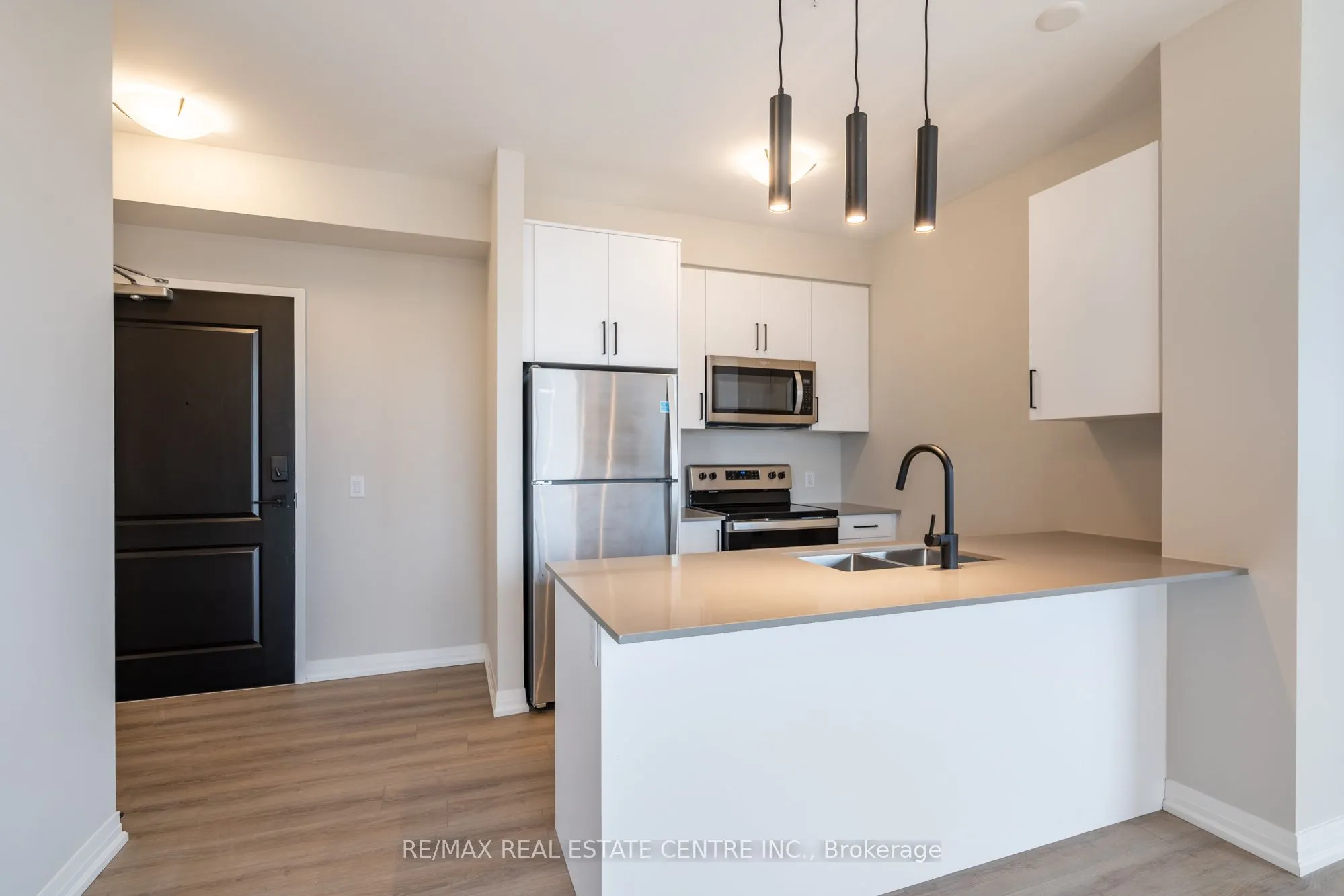 120 Springvalley Crescent, #302