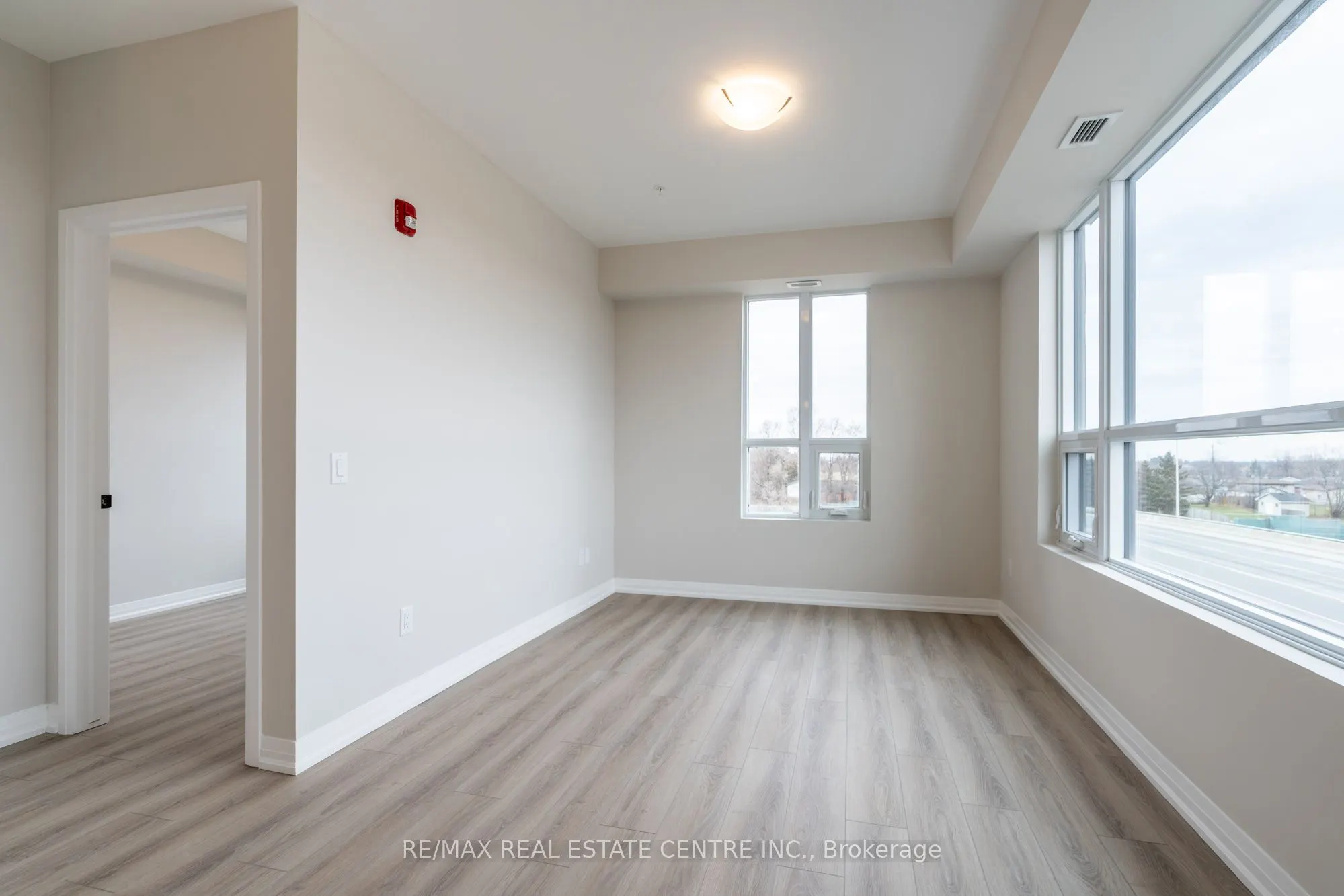 120 Springvalley Crescent, #302