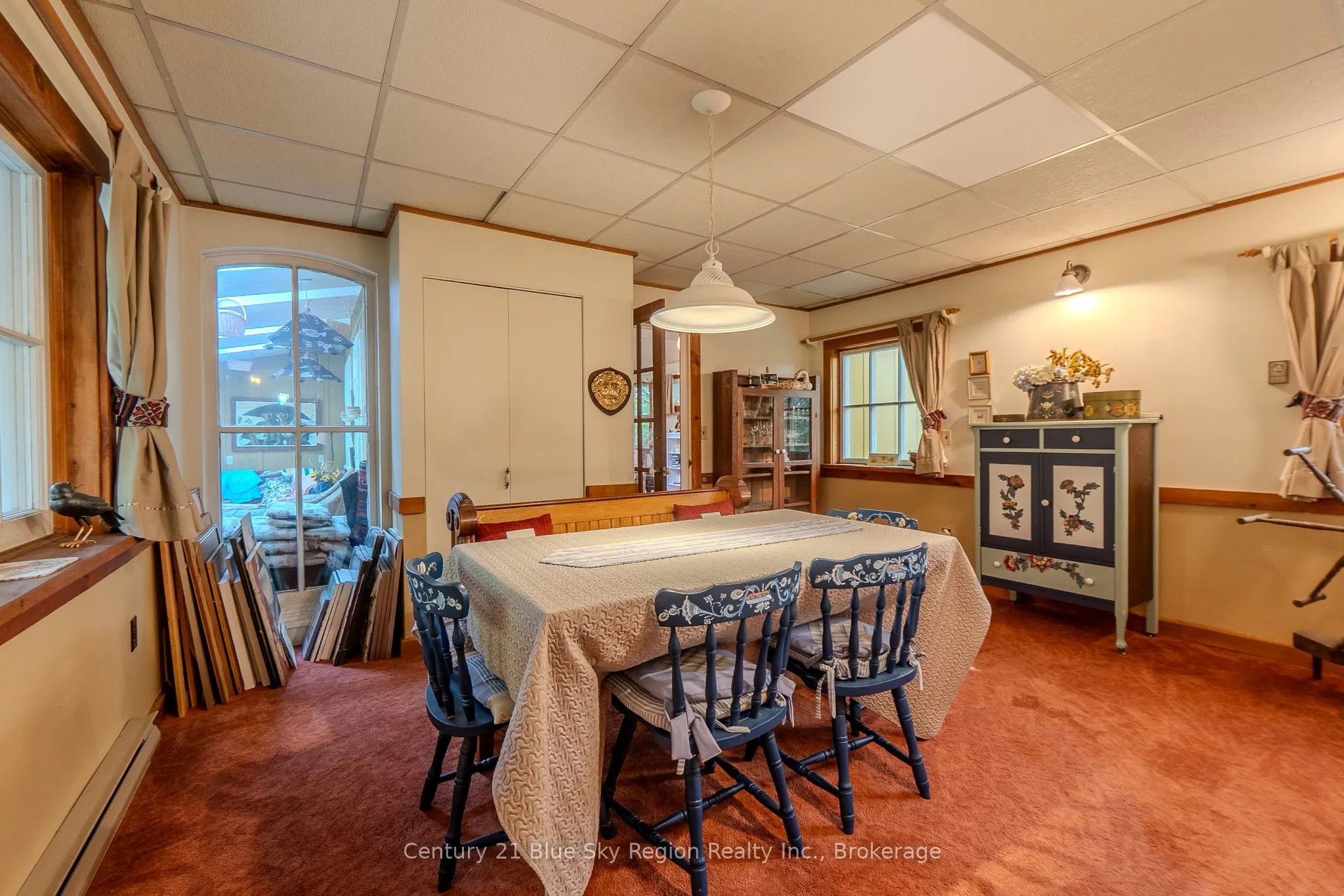 435 Lees Road