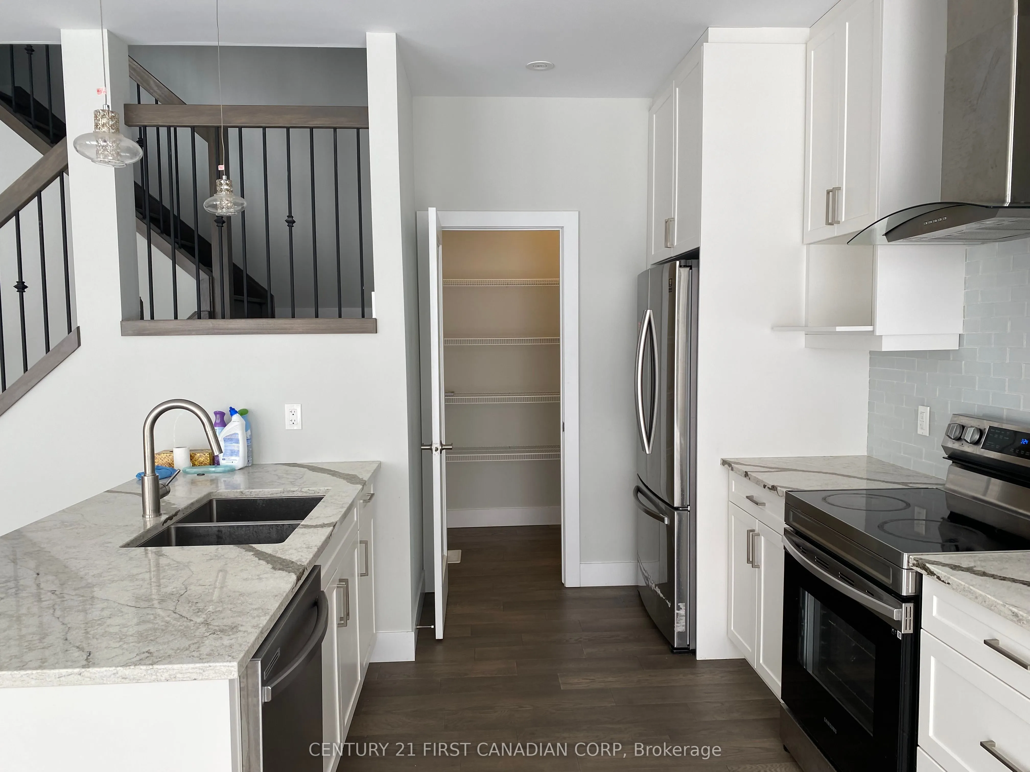 1820 Canvas Way, #11