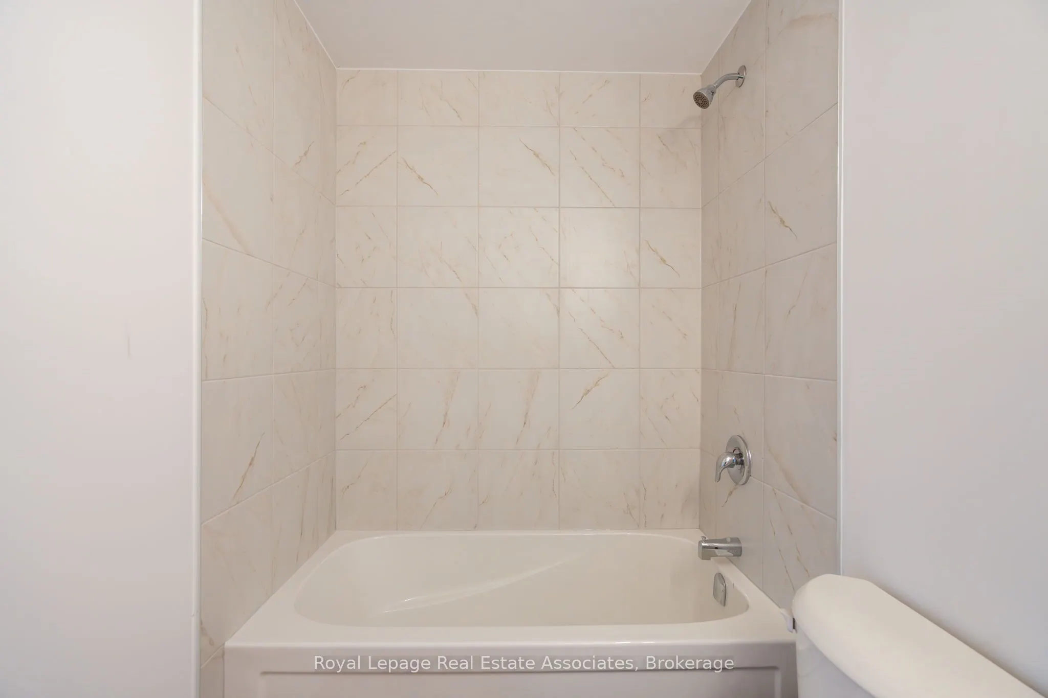 470 Dundas Street E, #706