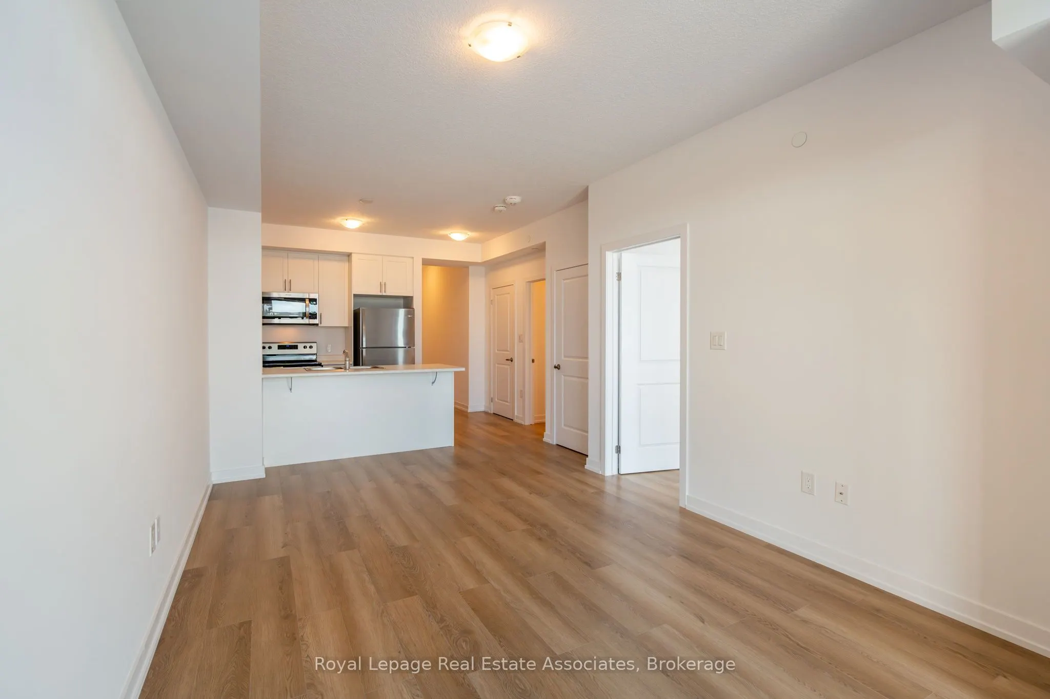 470 Dundas Street E, #706