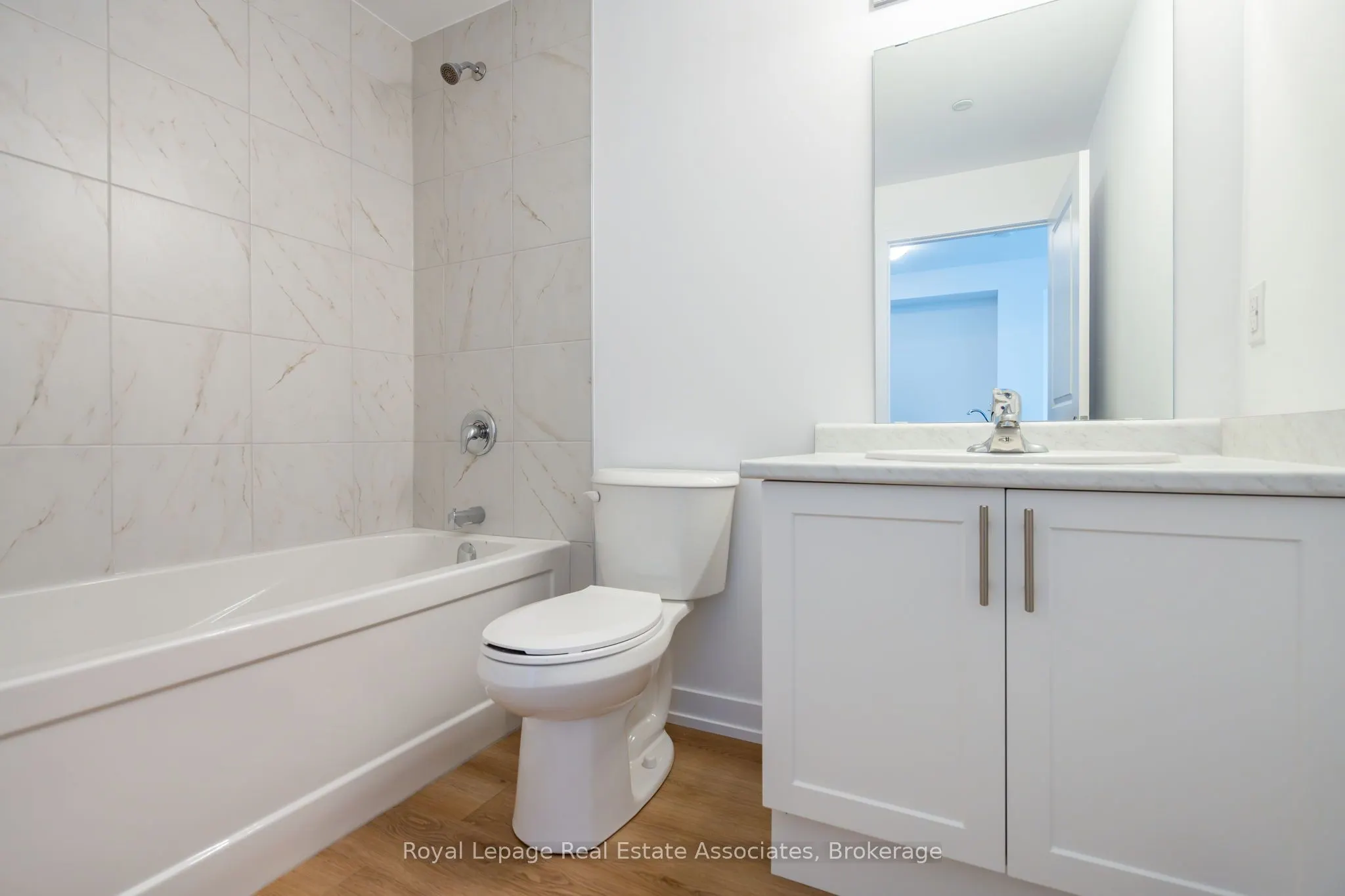 470 Dundas Street E, #706