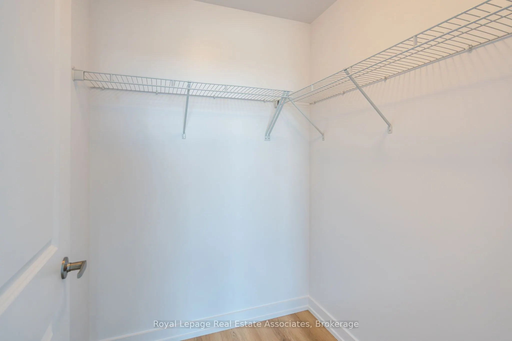 470 Dundas Street E, #706
