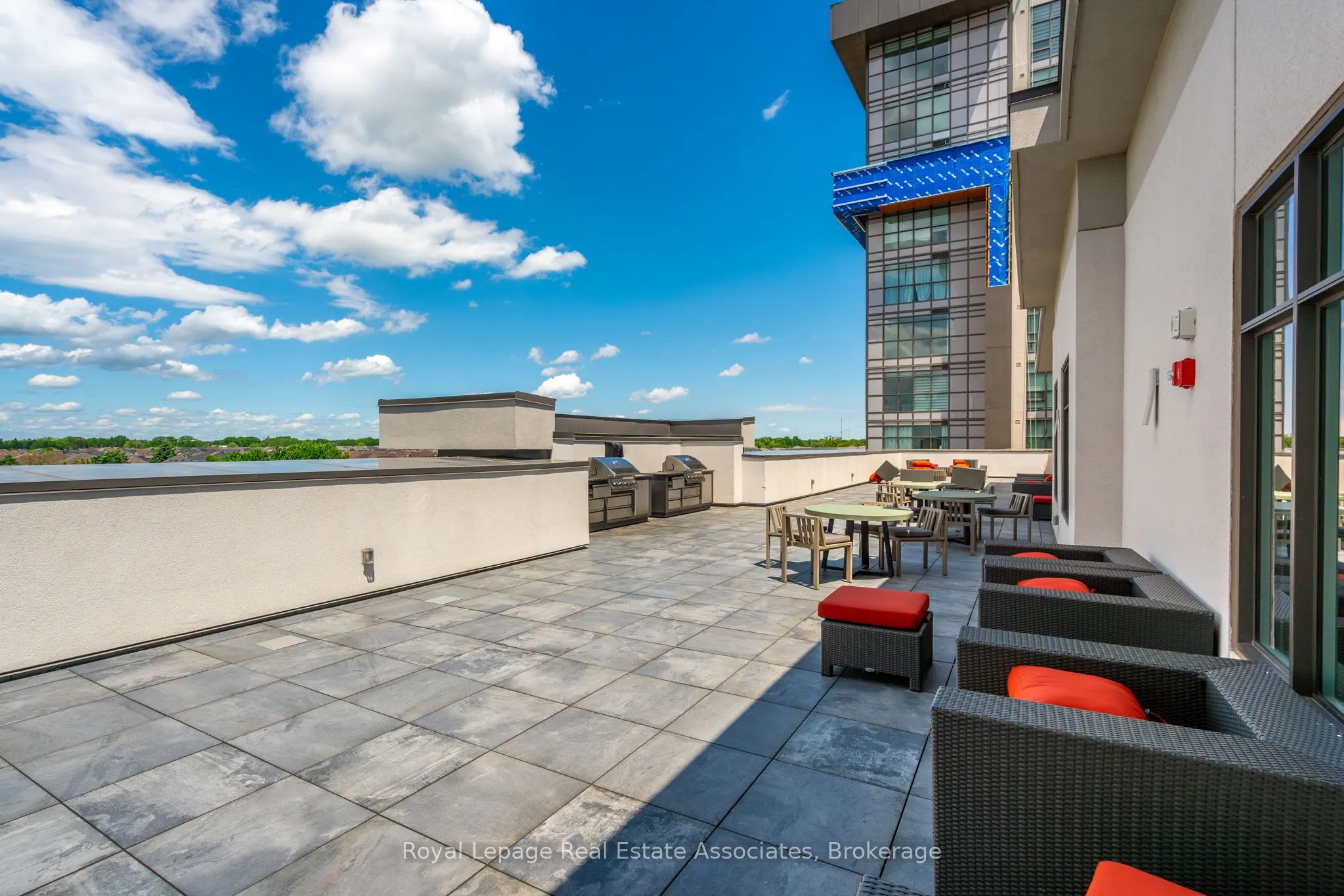470 Dundas Street E, #706