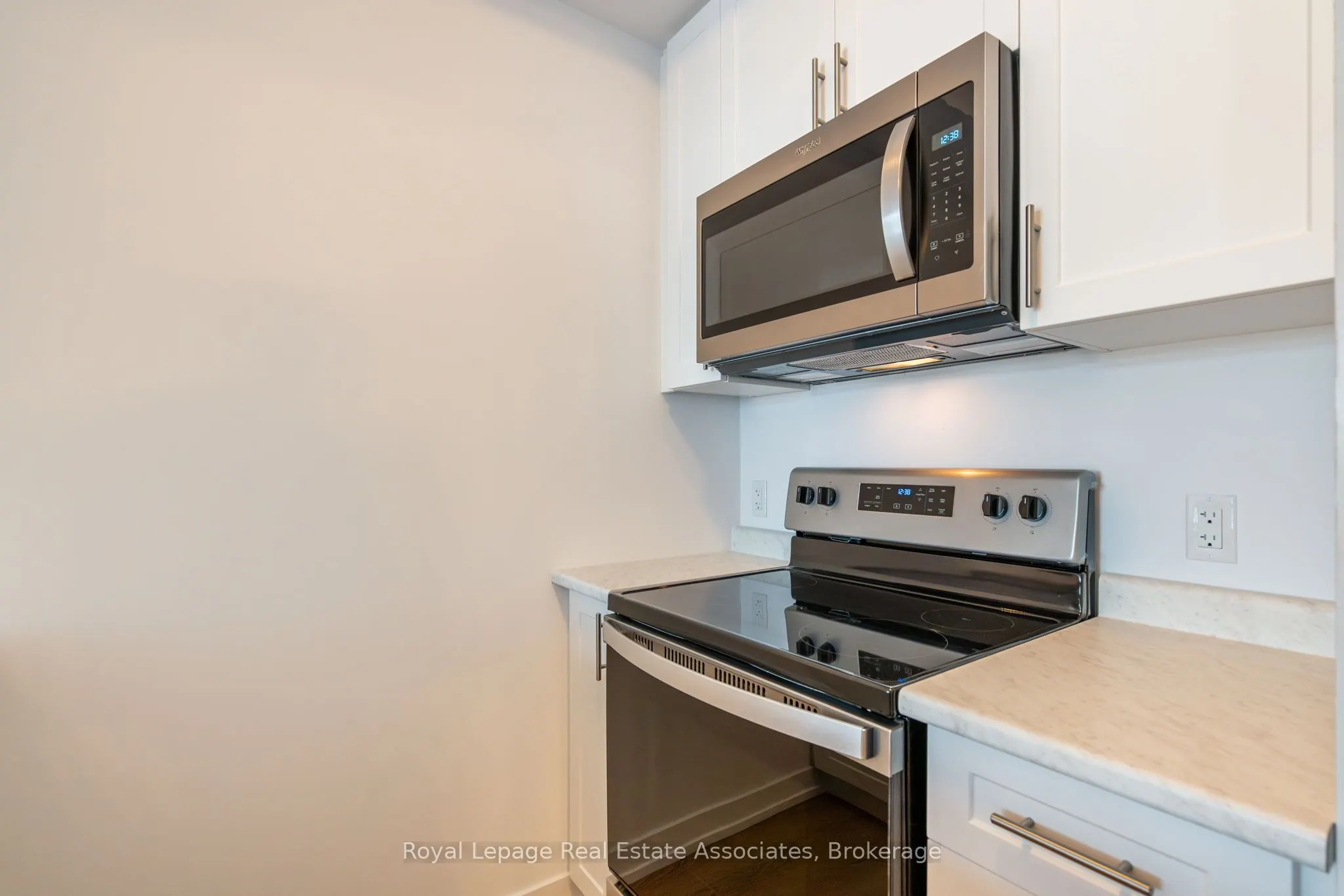 470 Dundas Street E, #706