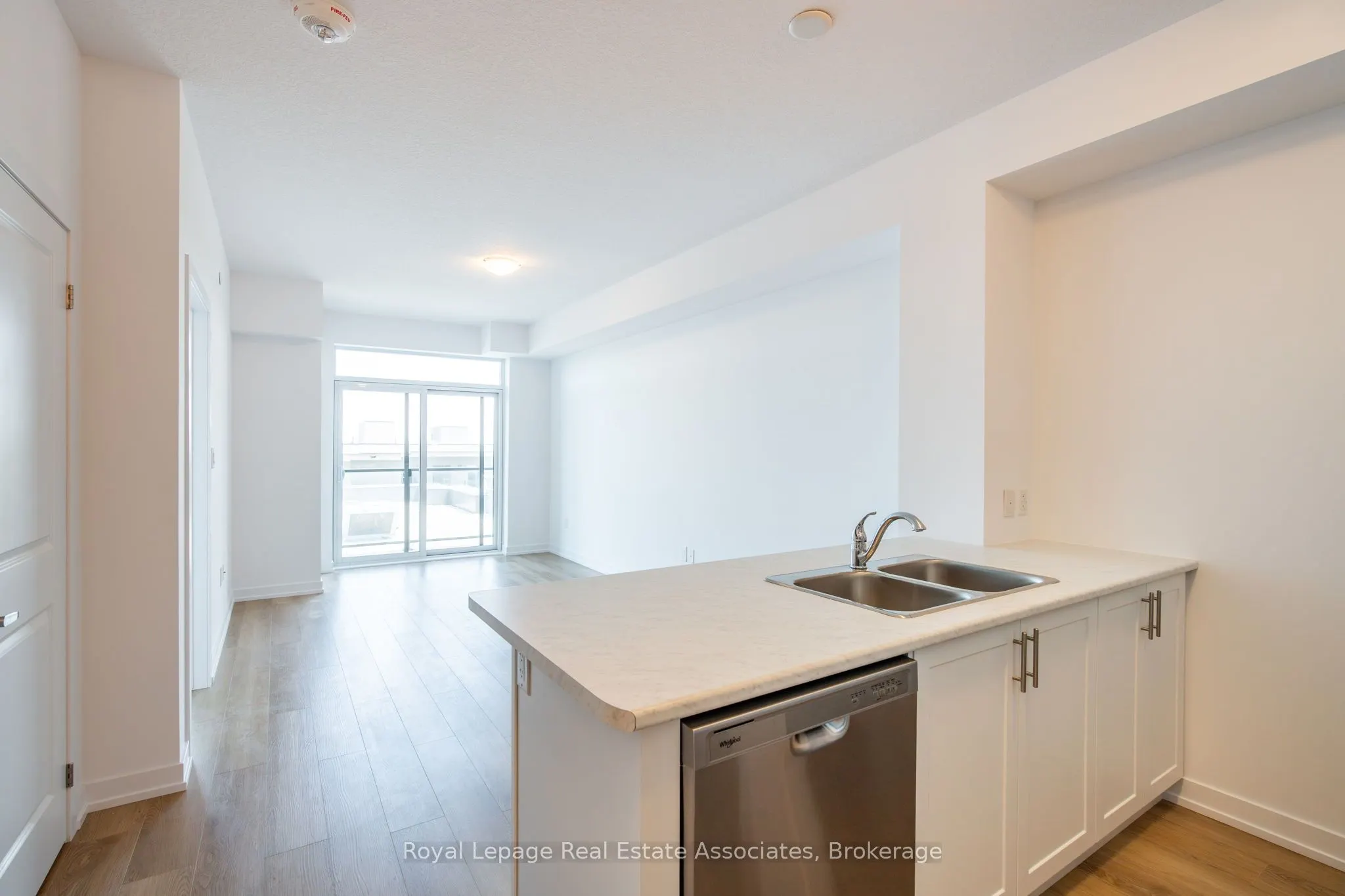 470 Dundas Street E, #706