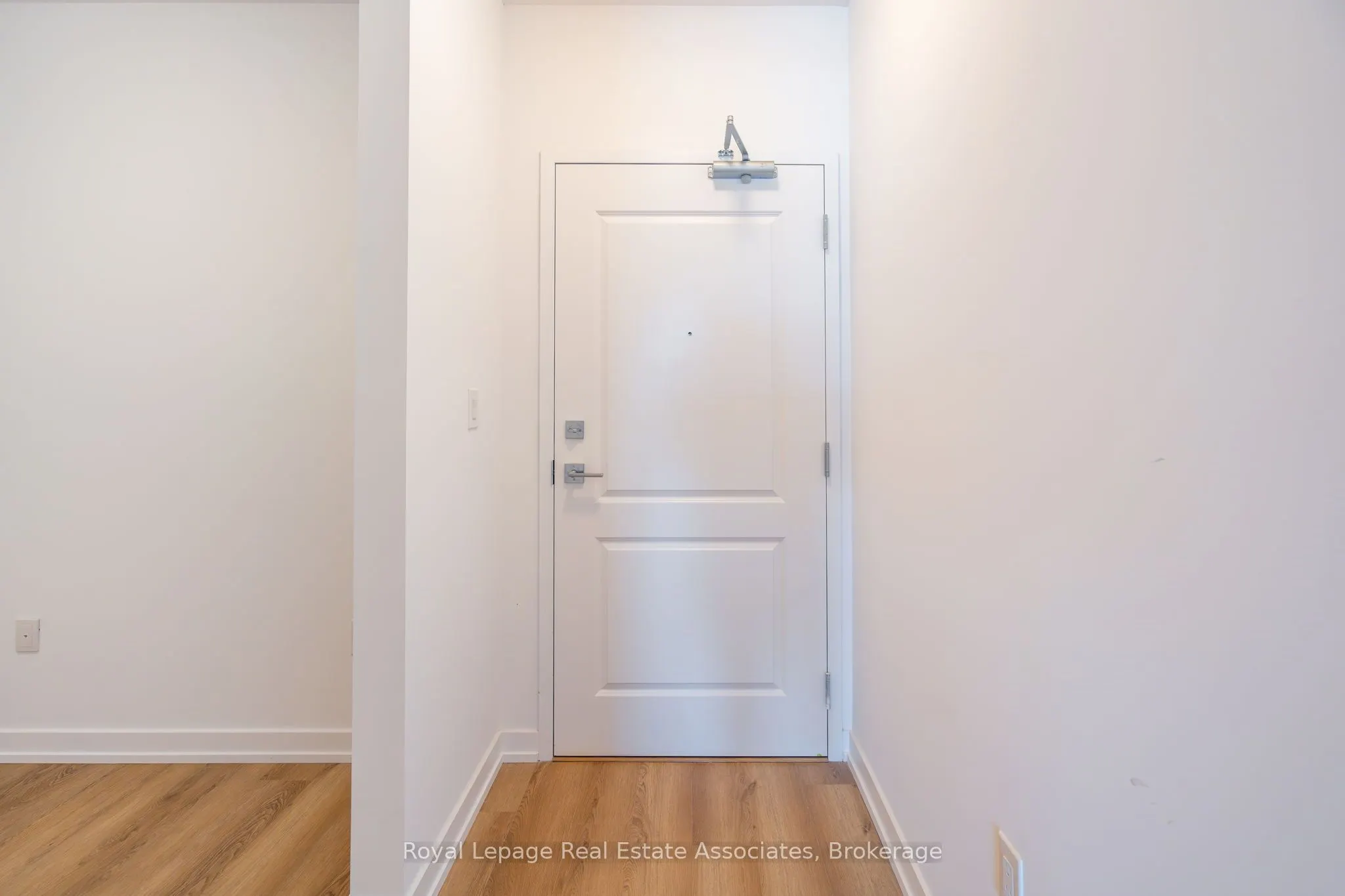 470 Dundas Street E, #706