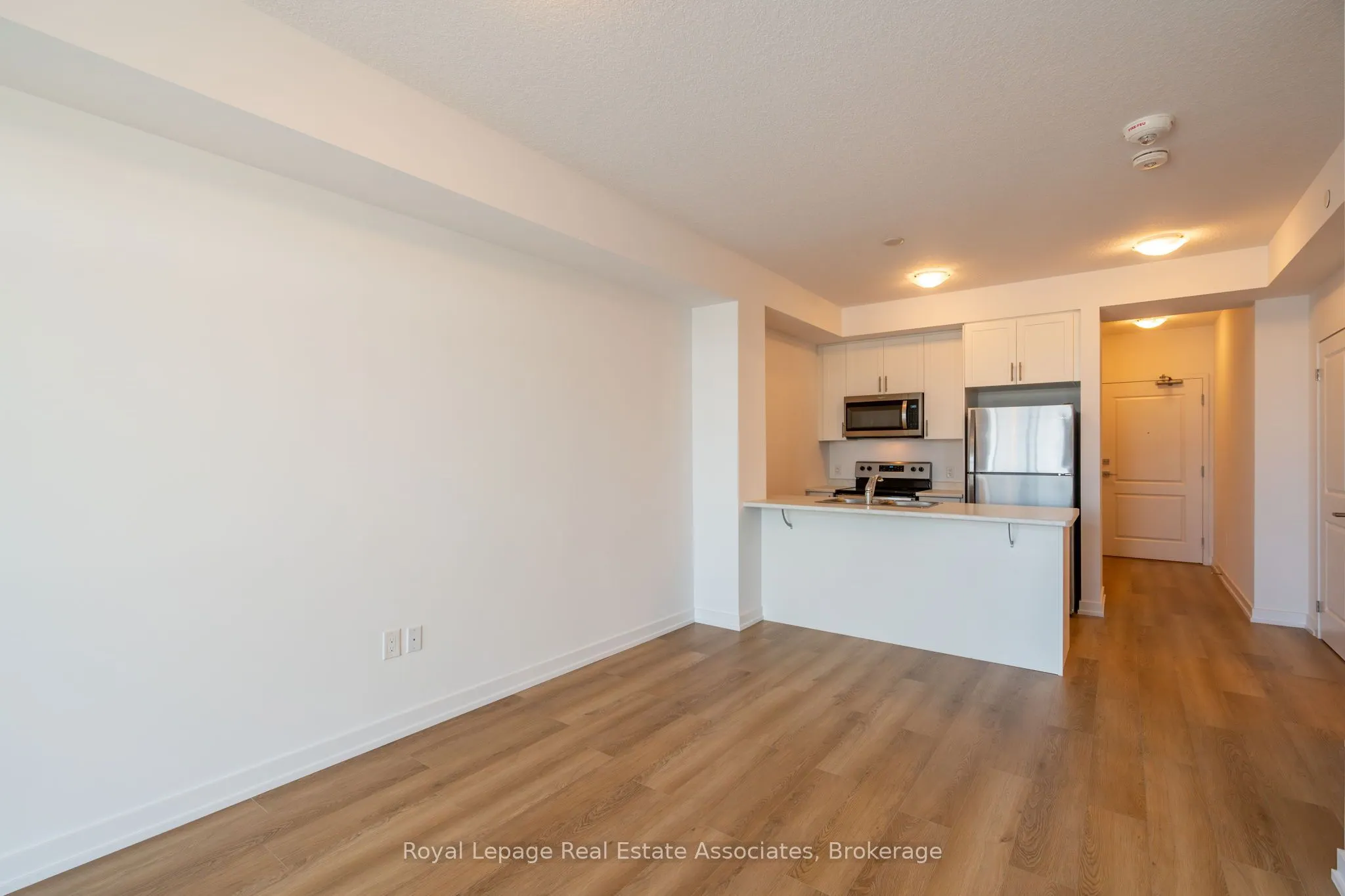 470 Dundas Street E, #706
