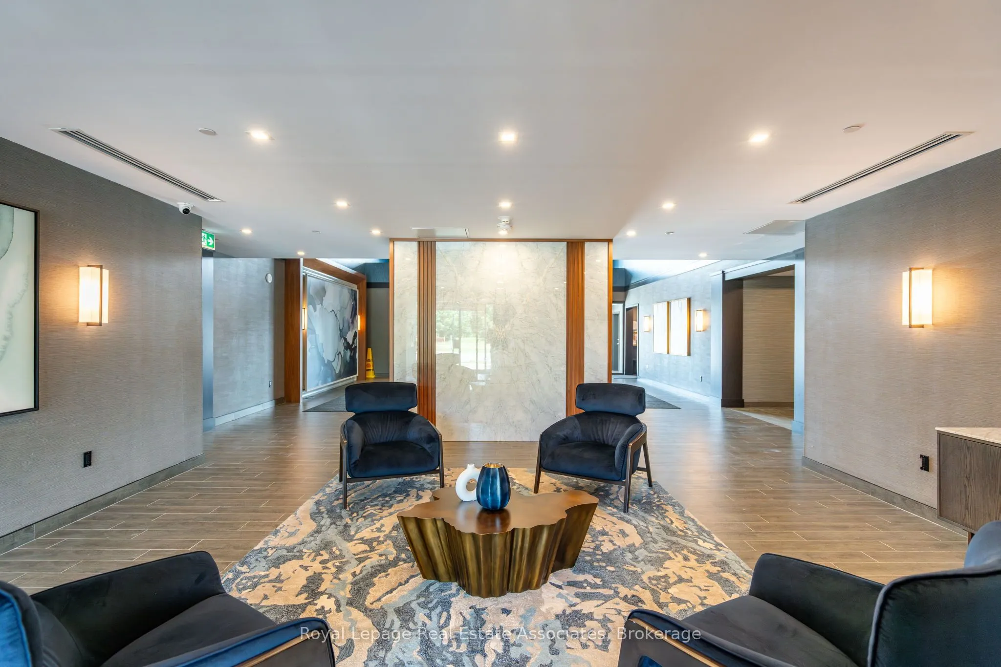 470 Dundas Street E, #706