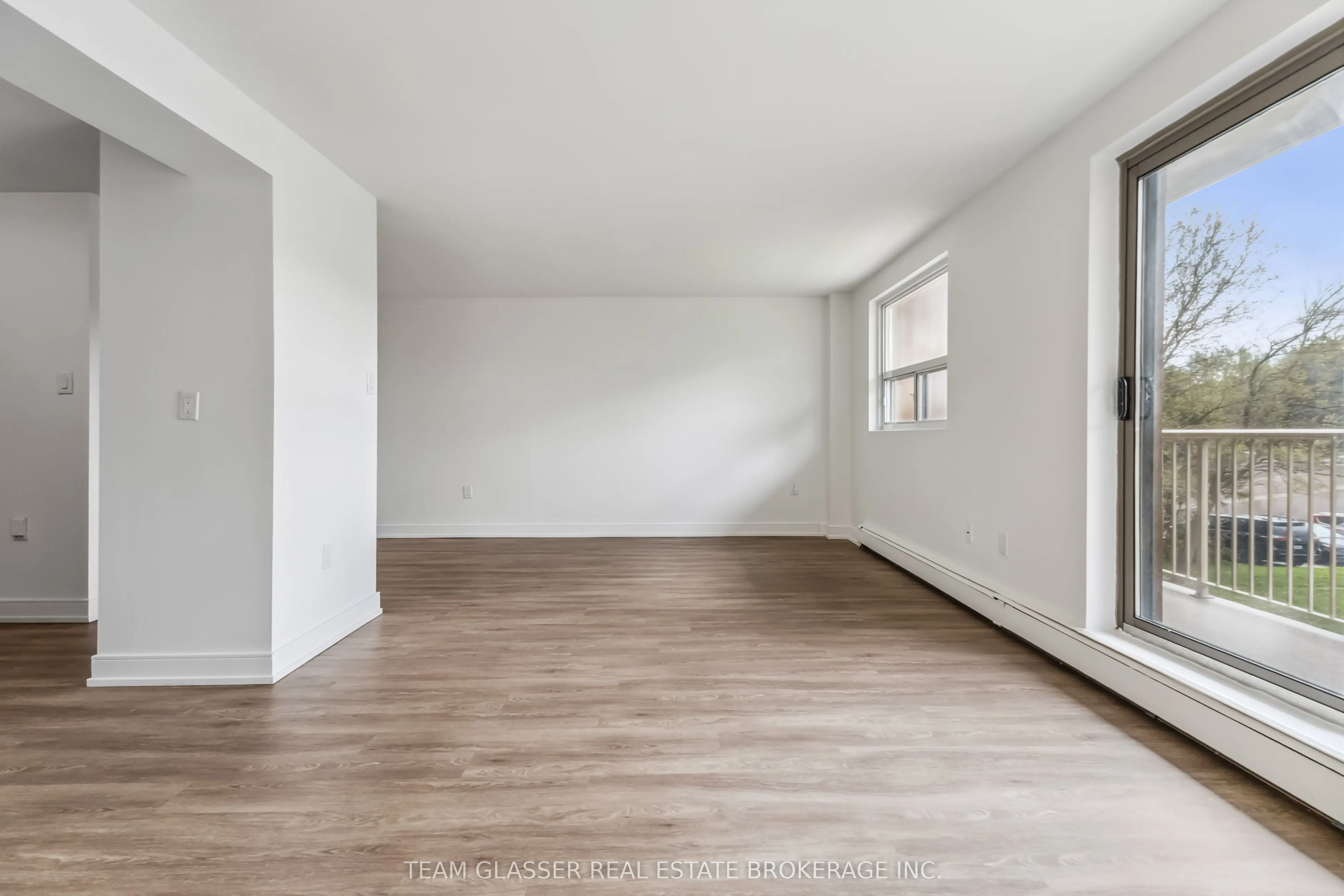 1580 Adelaide Street N, #395