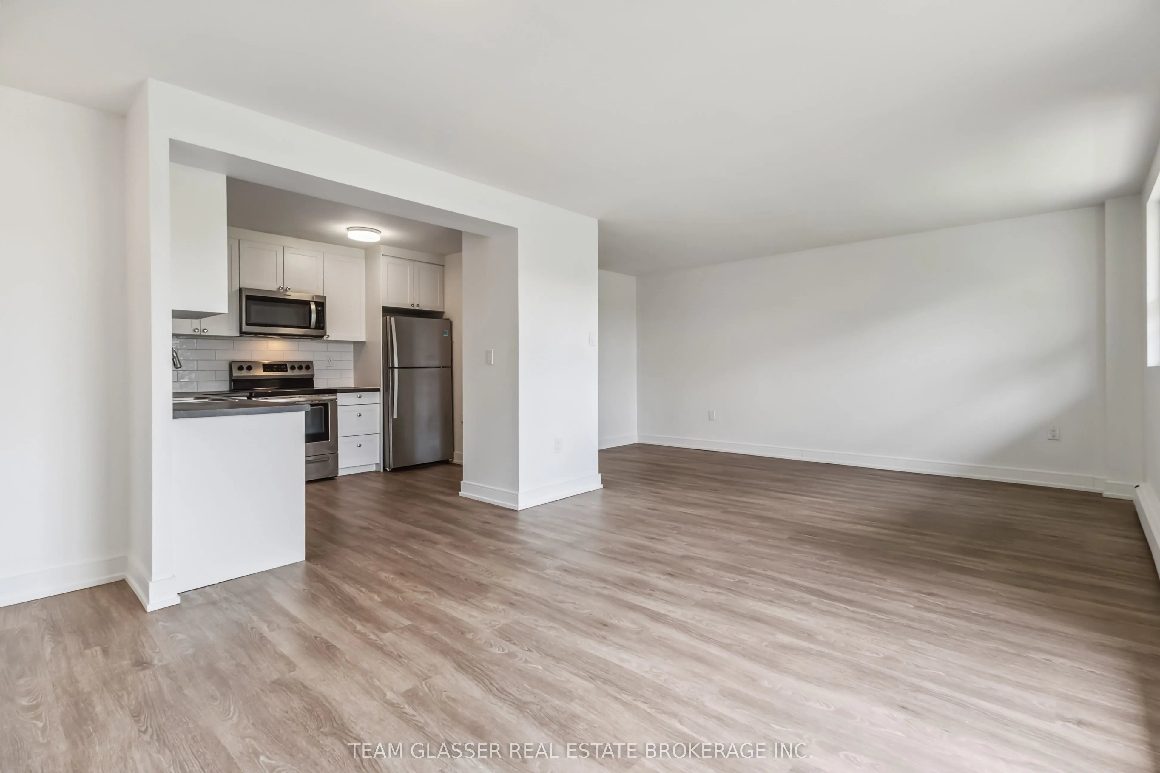 1580 Adelaide Street N, #395