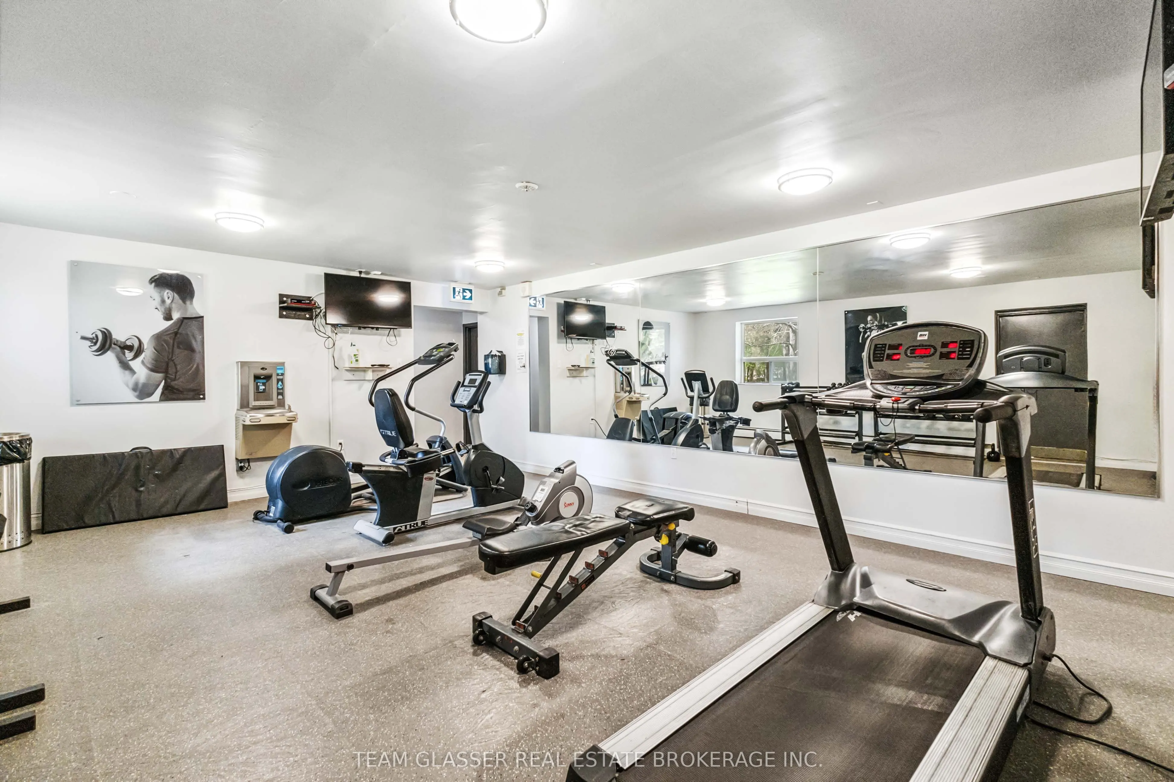 1580 Adelaide Street N, #395
