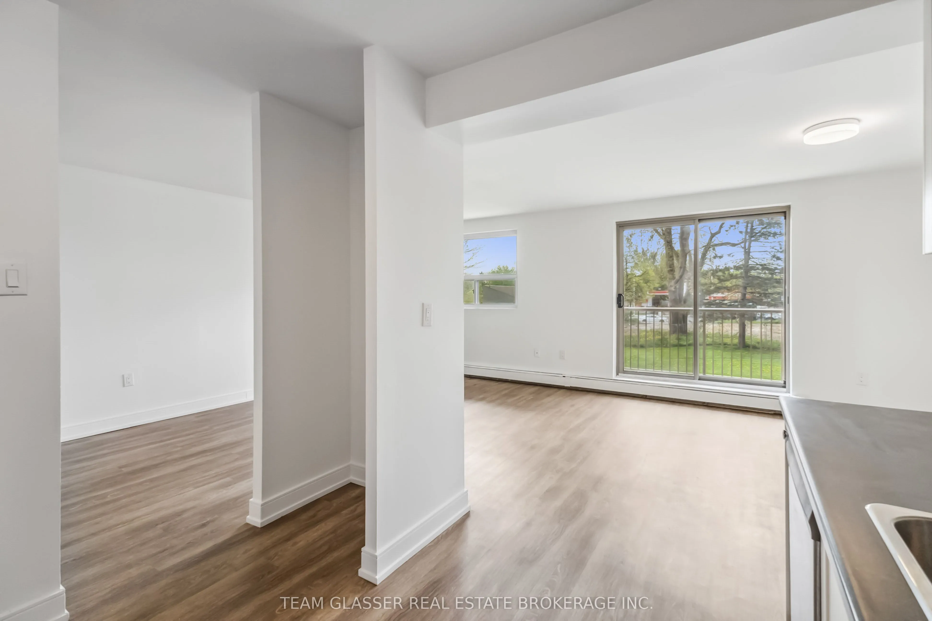 1580 Adelaide Street N, #395