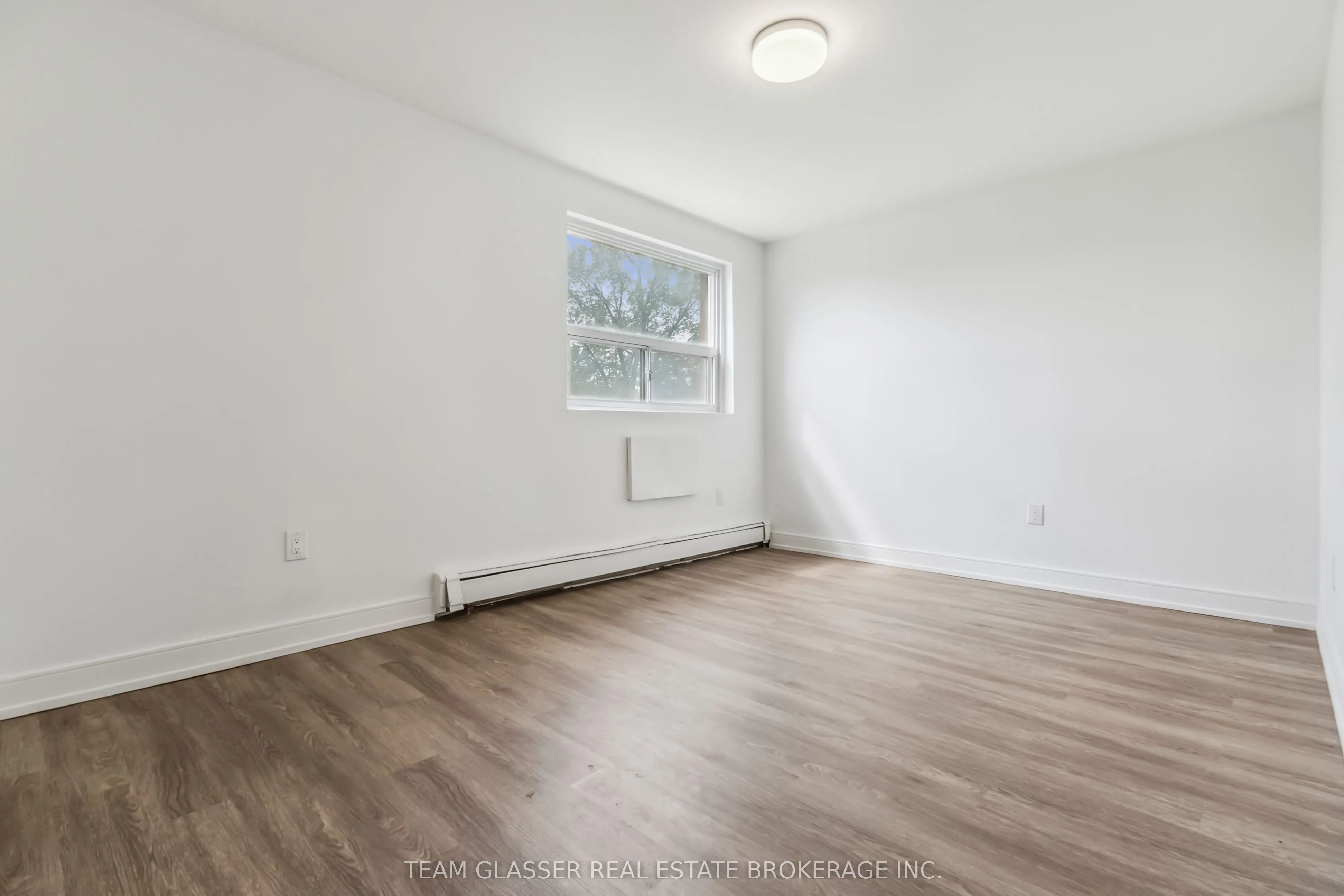 1580 Adelaide Street N, #395