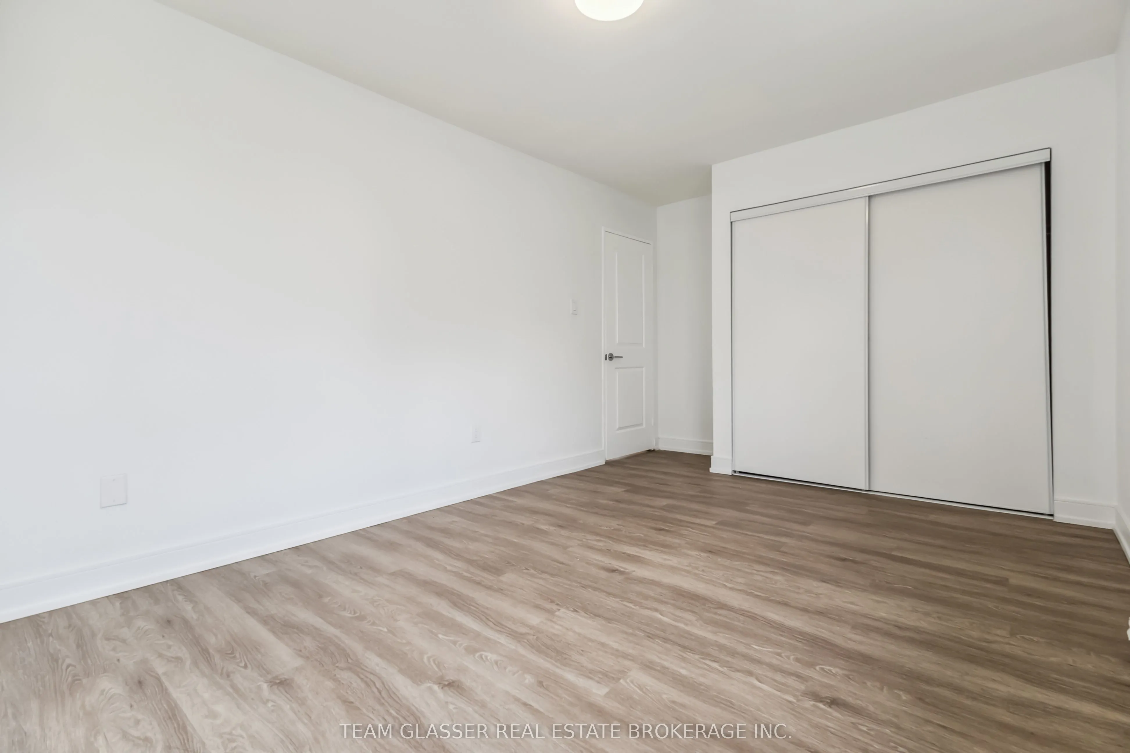1580 Adelaide Street N, #395