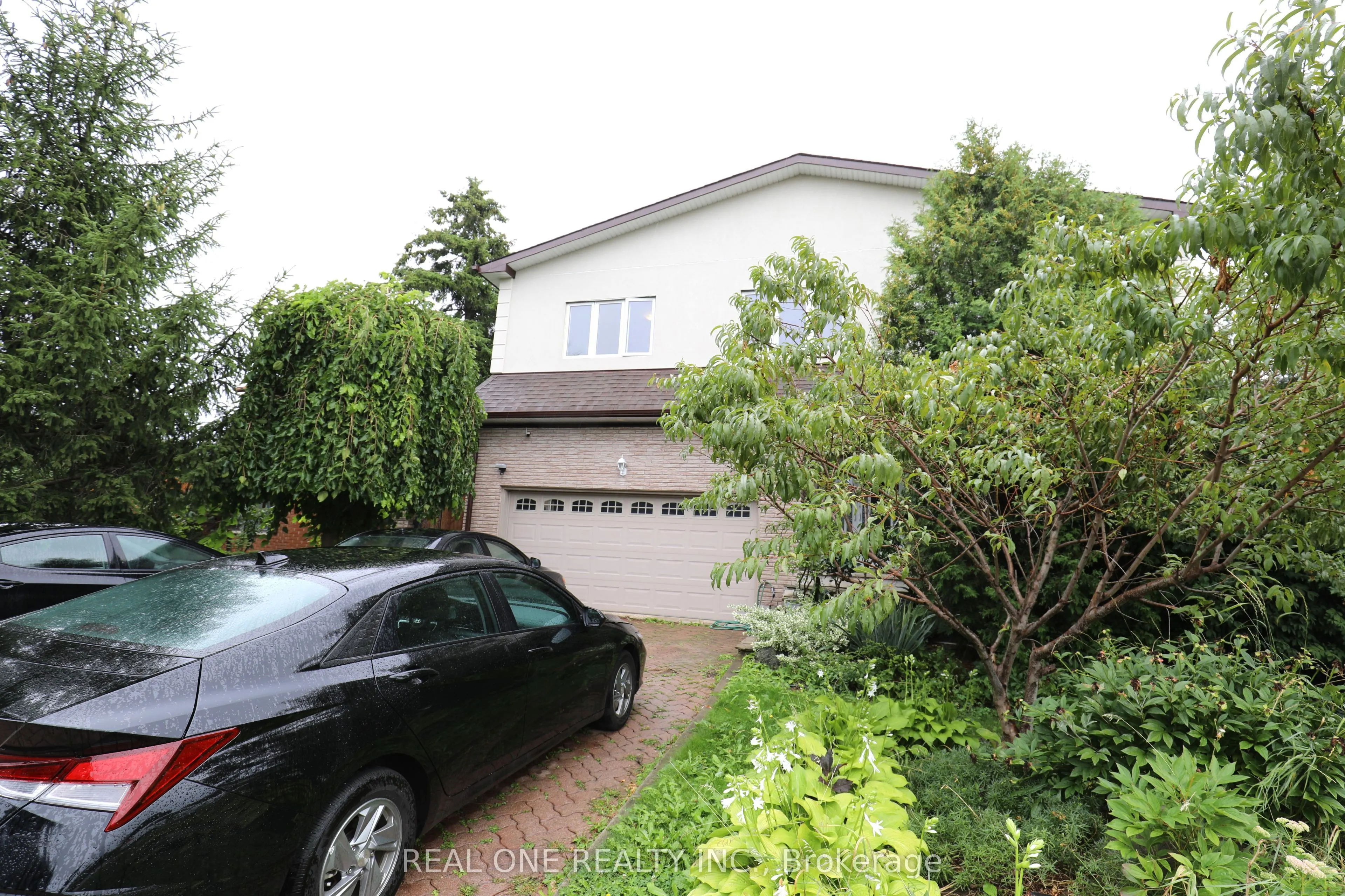 56 Skylark Drive, #Upper level Unit 2