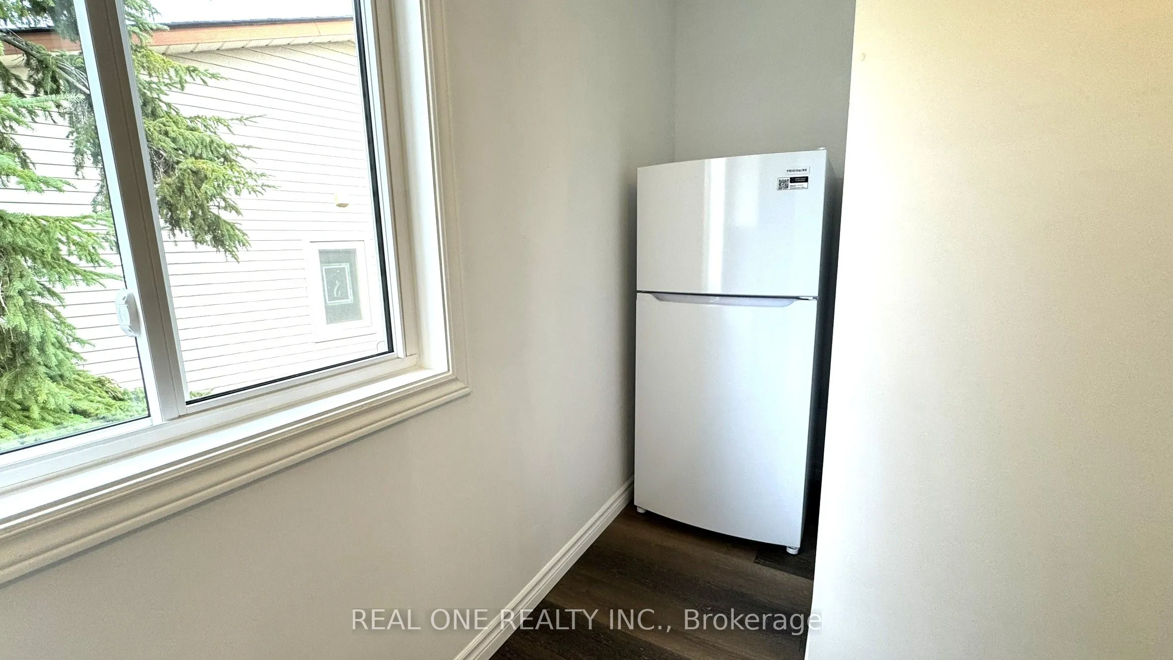 56 Skylark Drive, #Upper level Unit 2