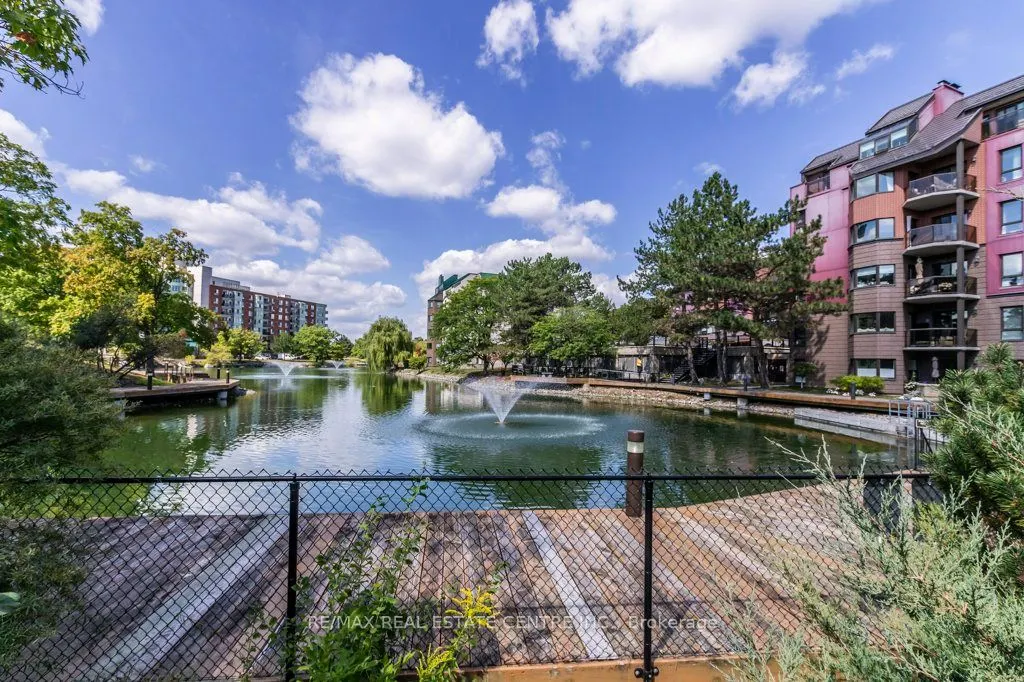 52 Blue Springs Drive, #11