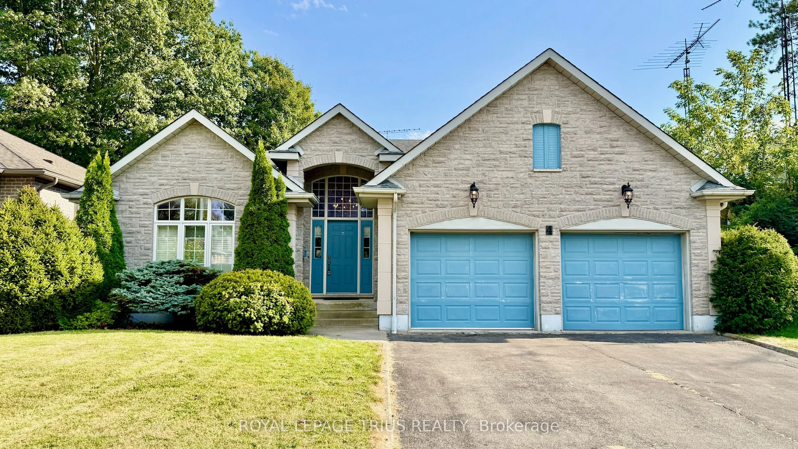 4 Orchard Crescent