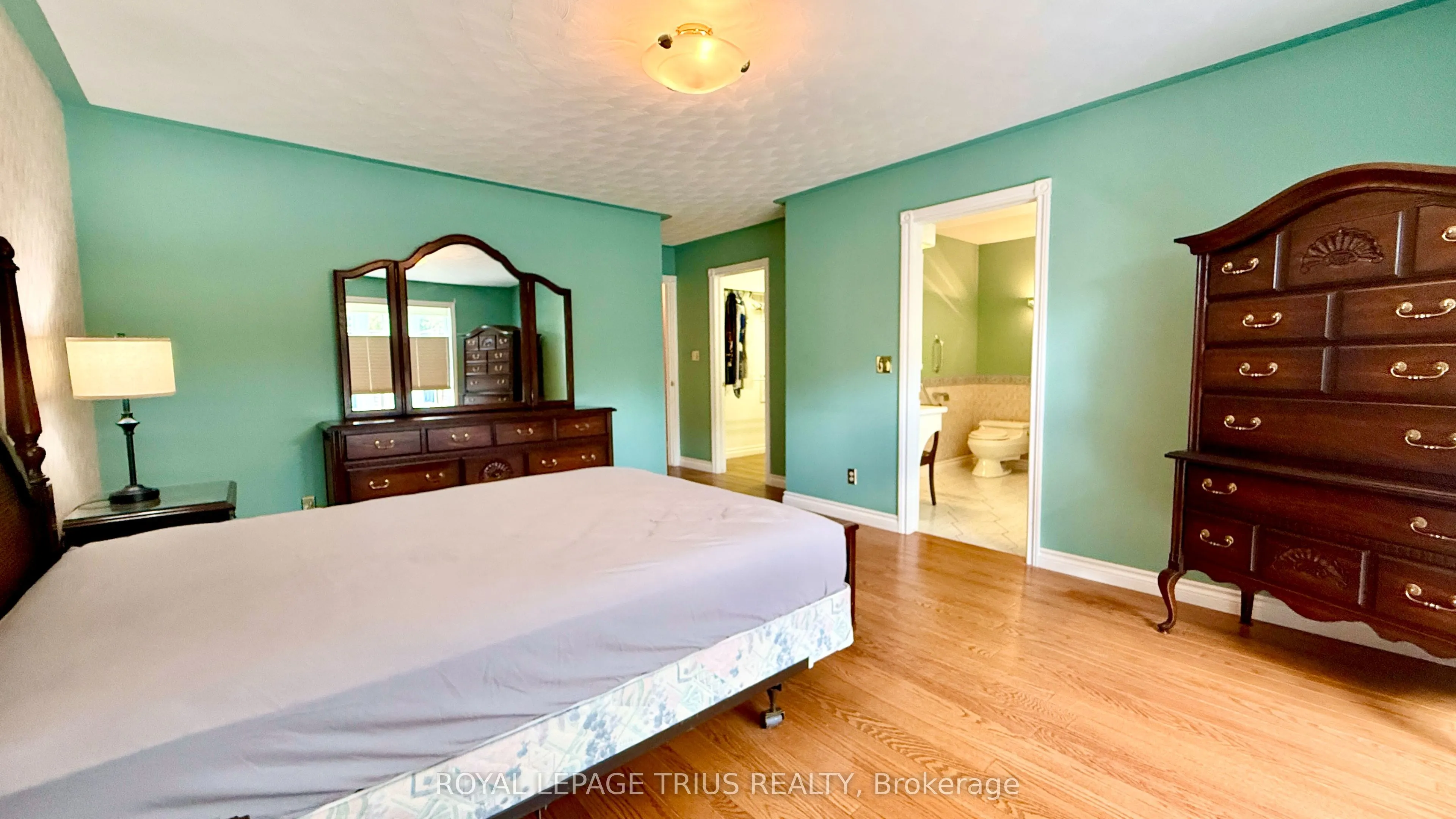 4 Orchard Crescent