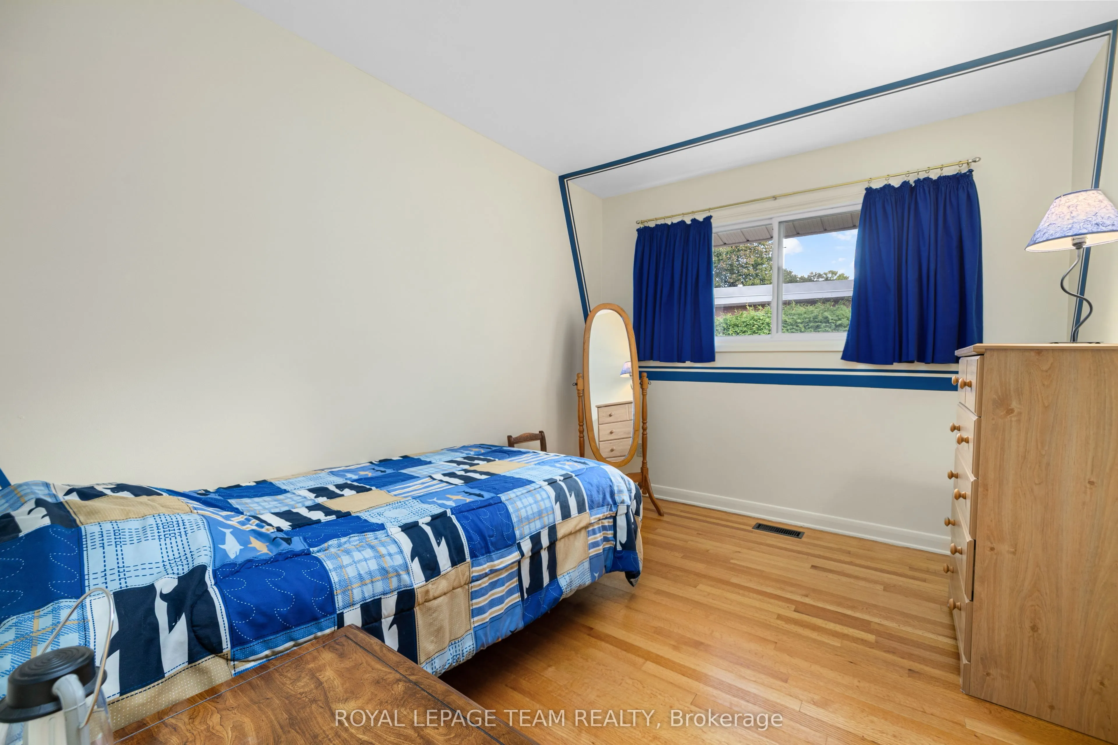 30 Ellery Crescent