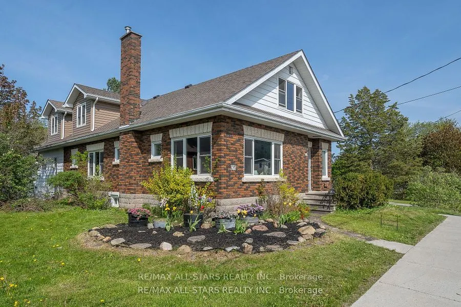 61 Francis Street E
