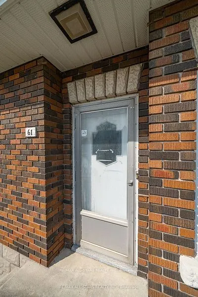 61 Francis Street E