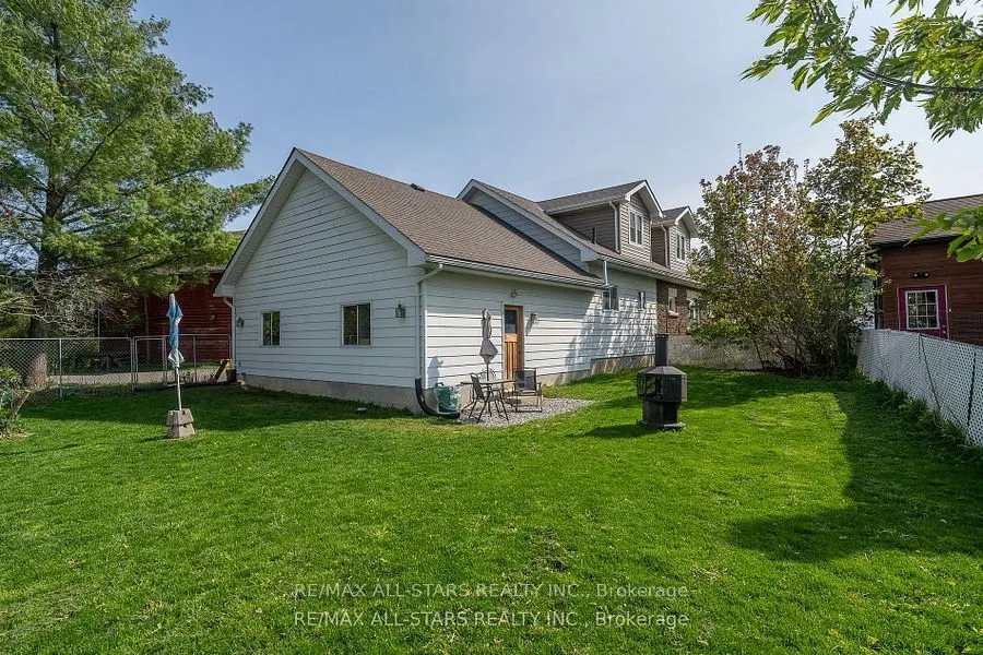 61 Francis Street E