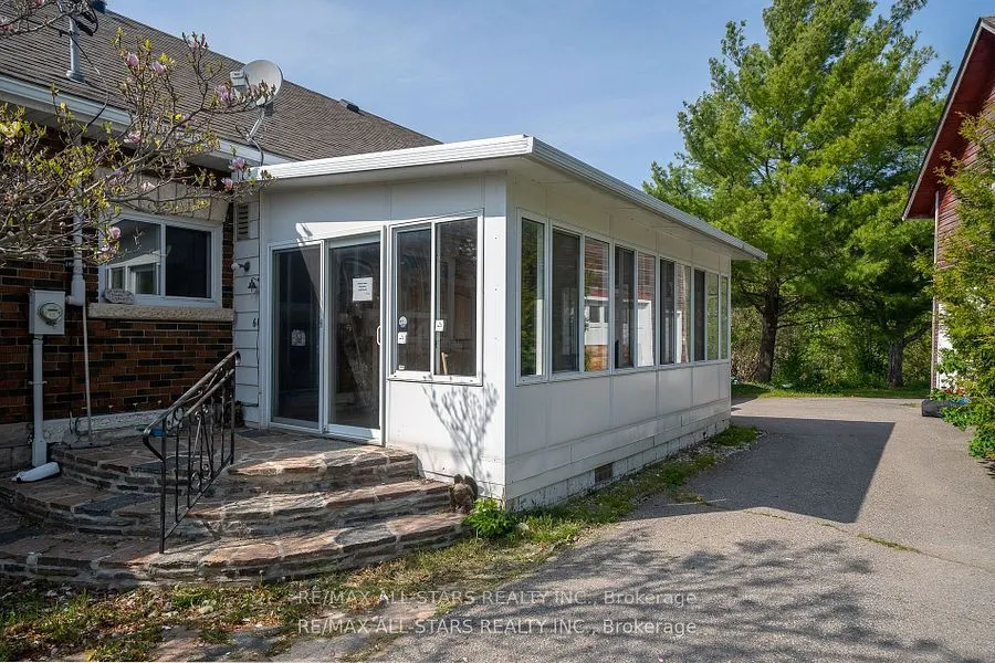 61 Francis Street E