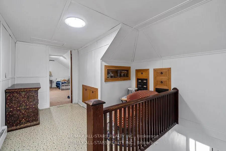 61 Francis Street E