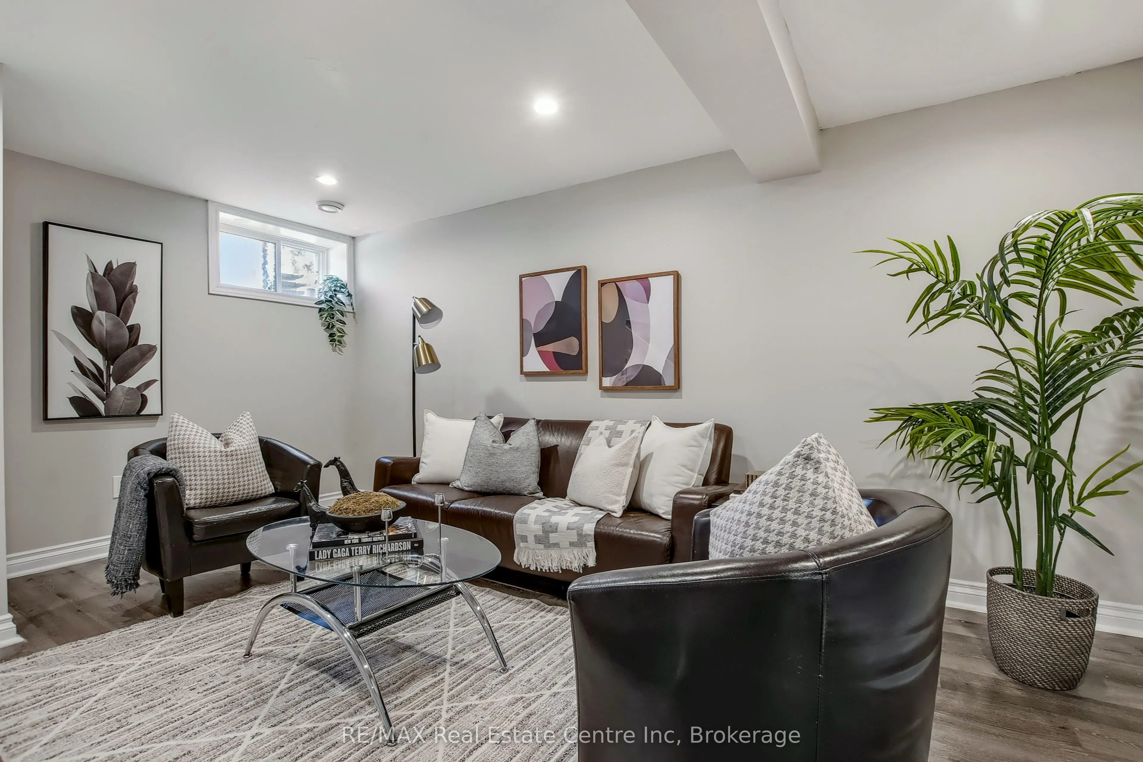 52 Avenue Road