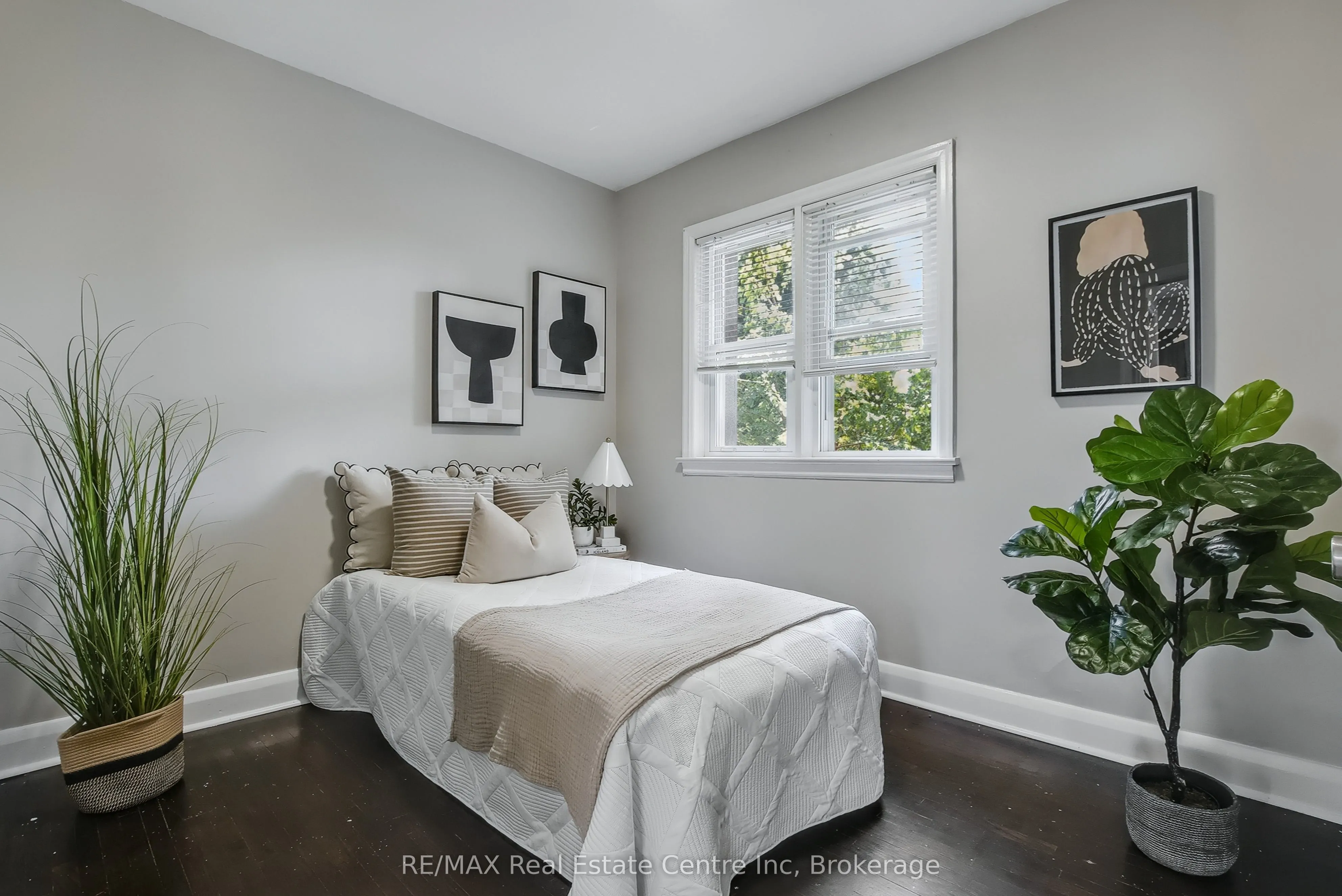 52 Avenue Road