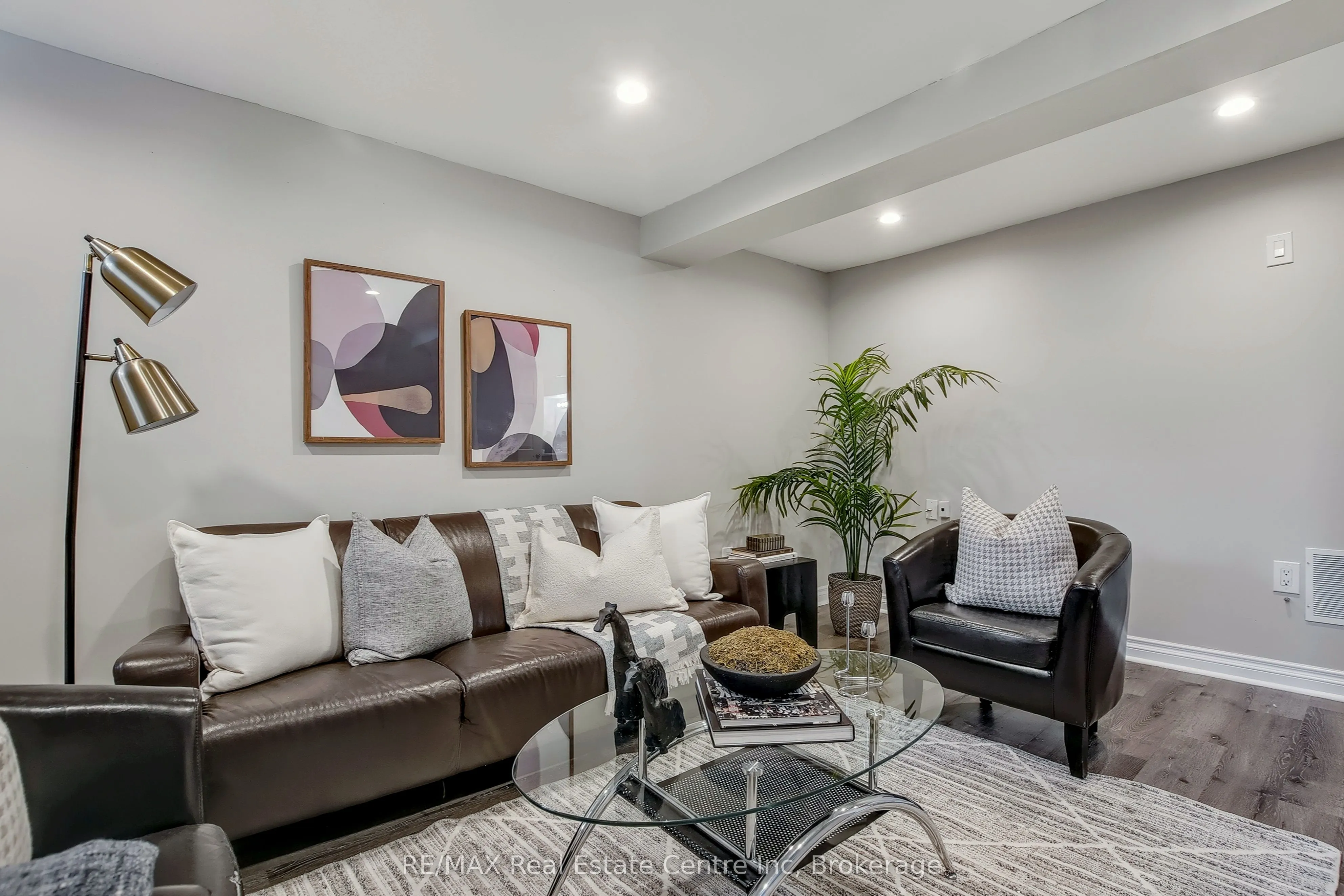 52 Avenue Road