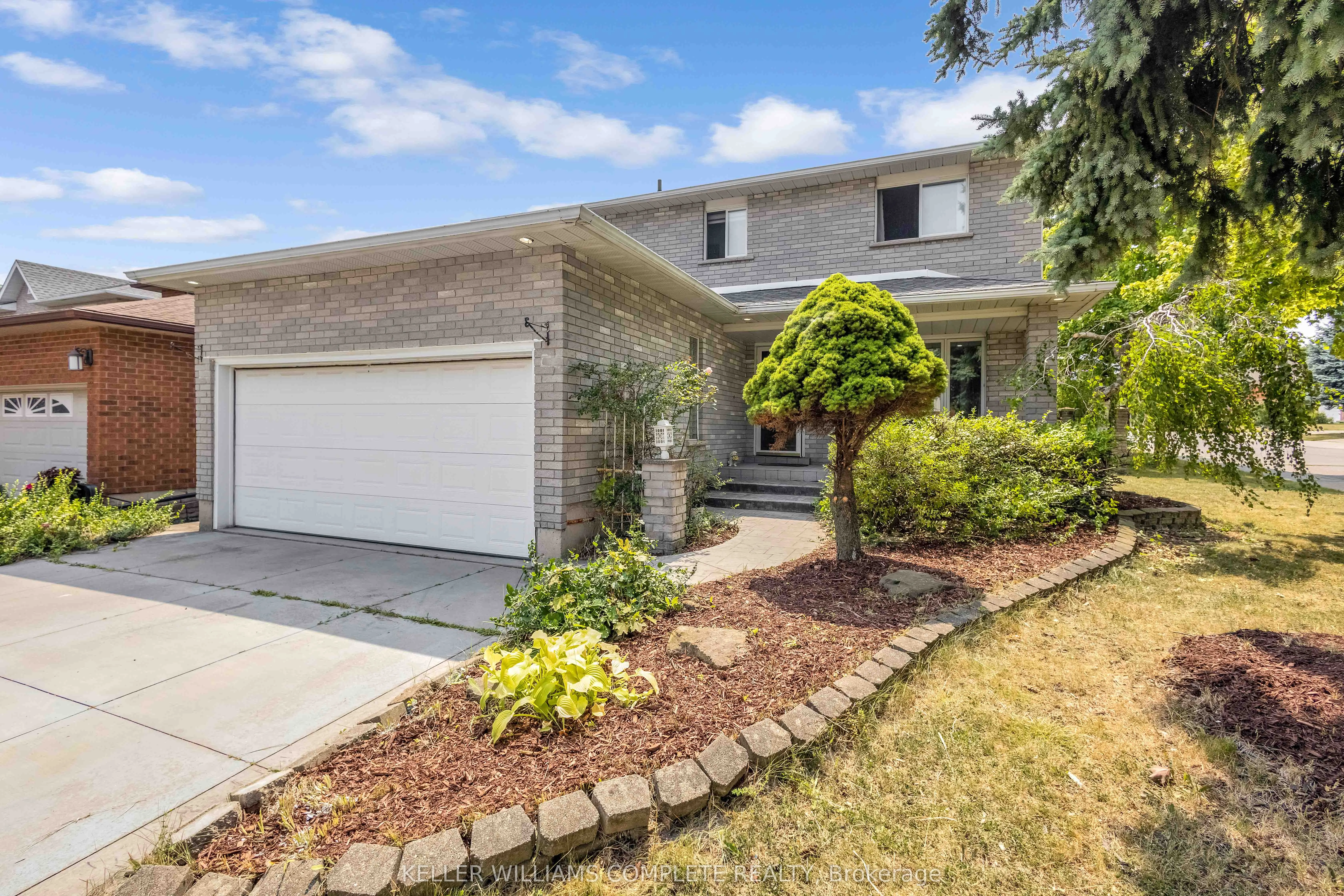 2 ROBESPIERRE Court