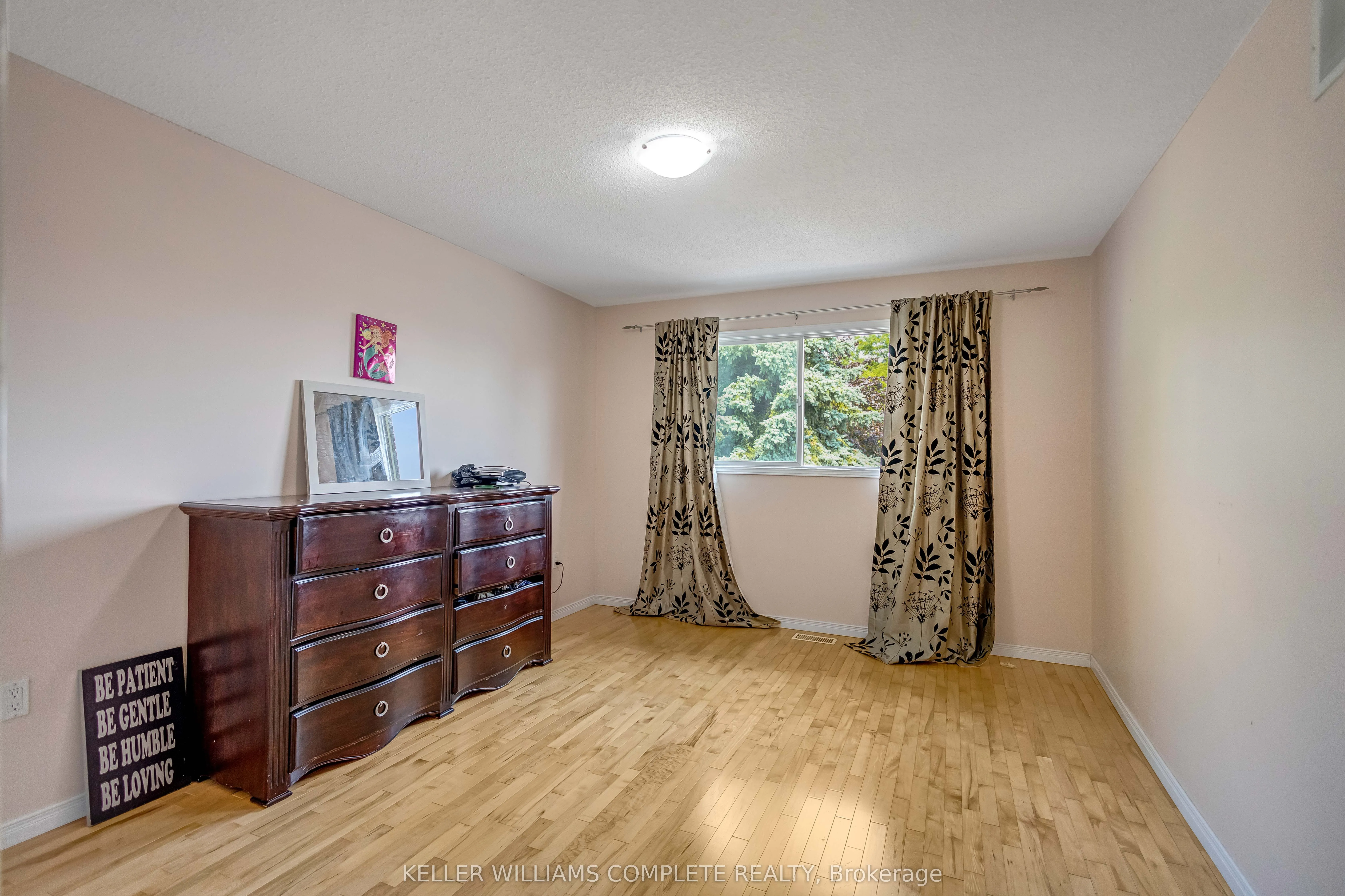 2 ROBESPIERRE Court