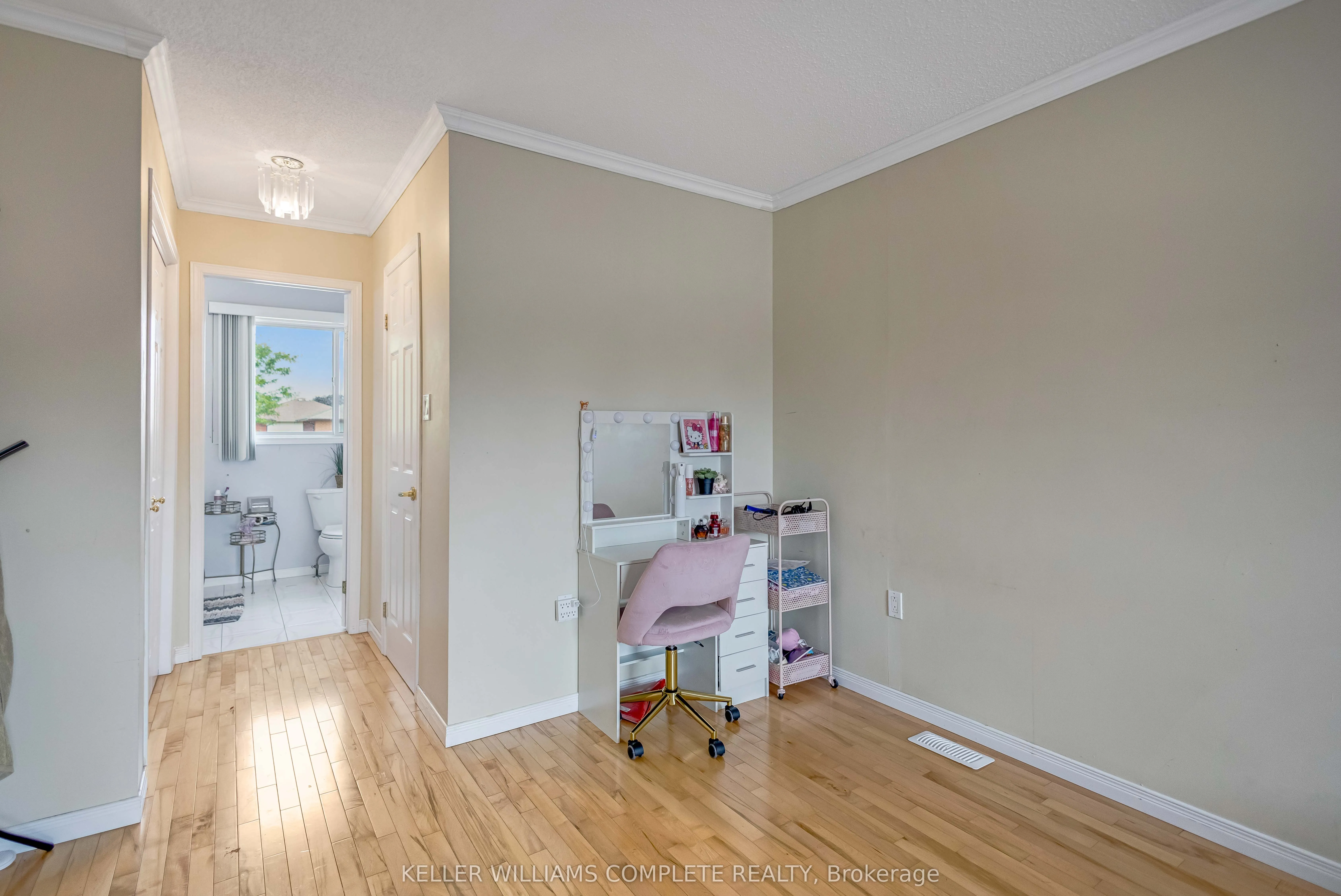 2 ROBESPIERRE Court