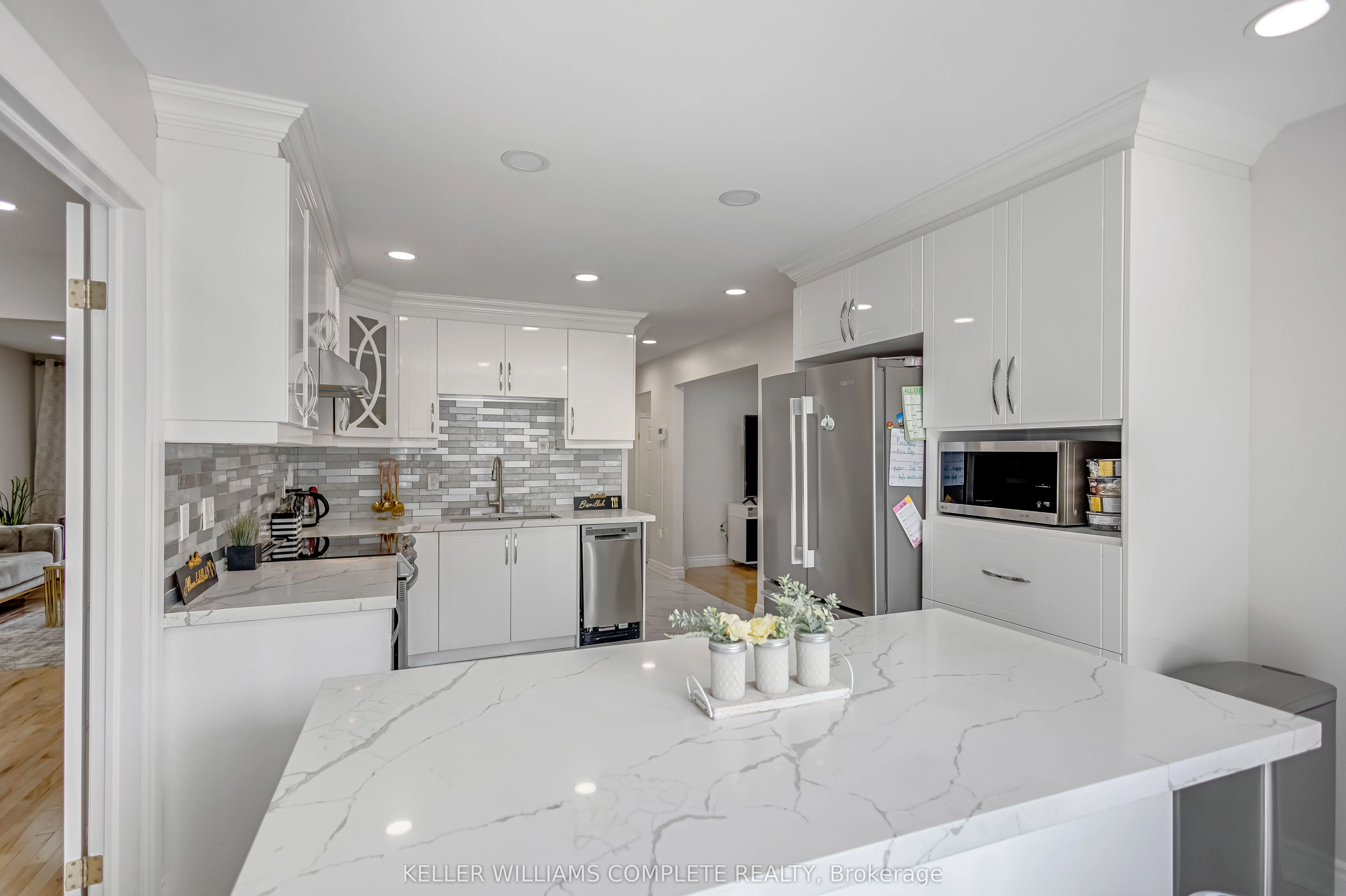 2 ROBESPIERRE Court