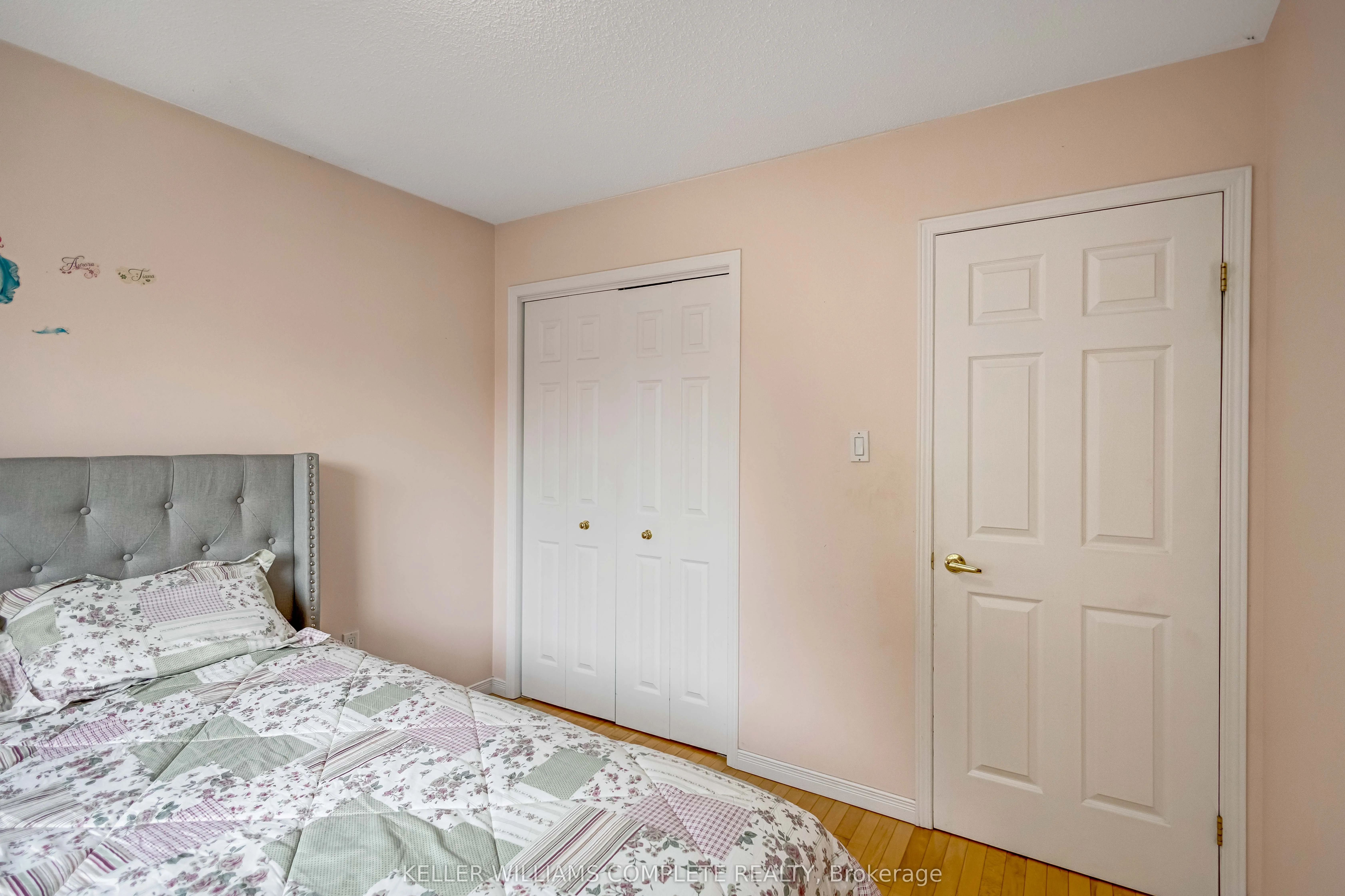 2 ROBESPIERRE Court