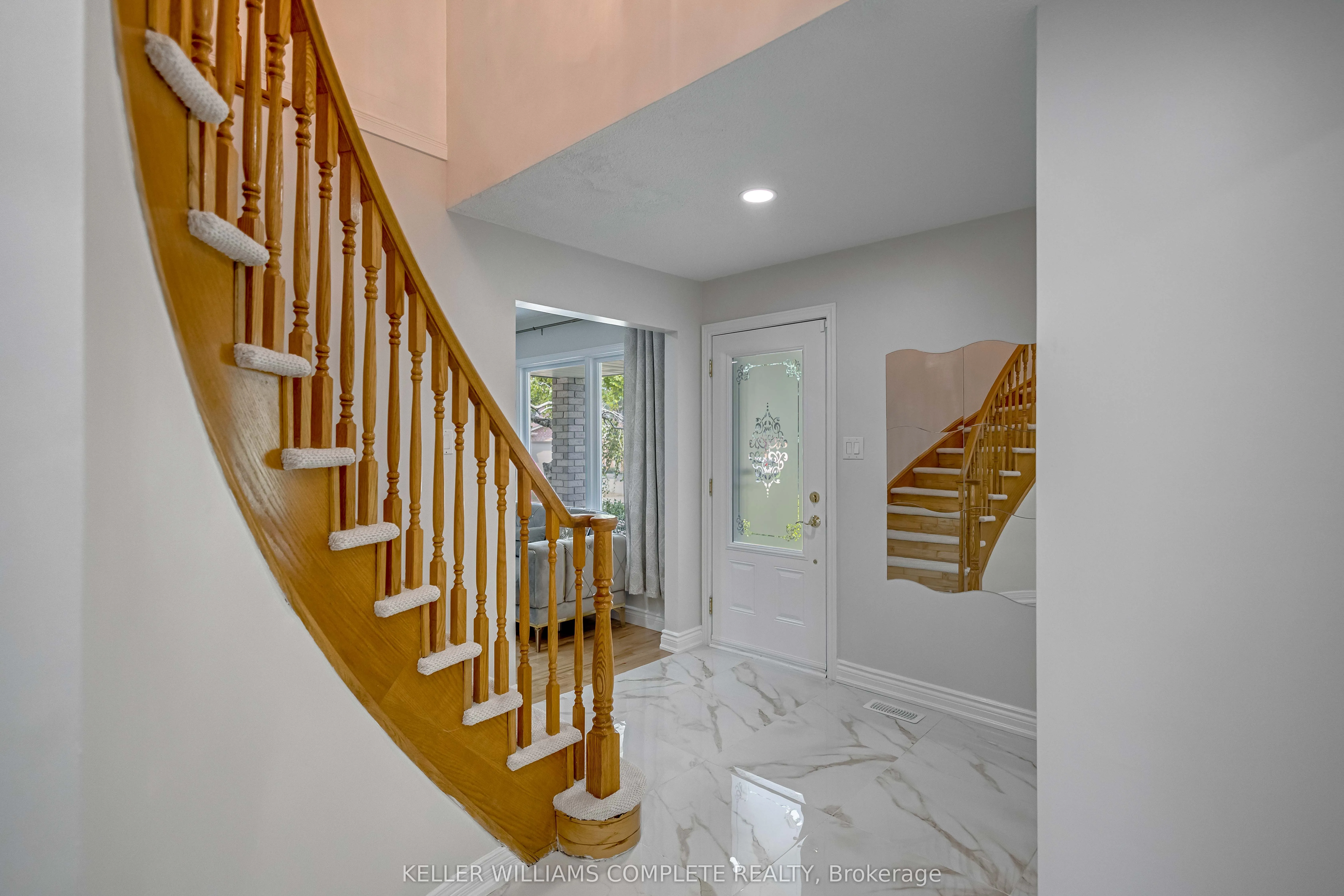 2 ROBESPIERRE Court