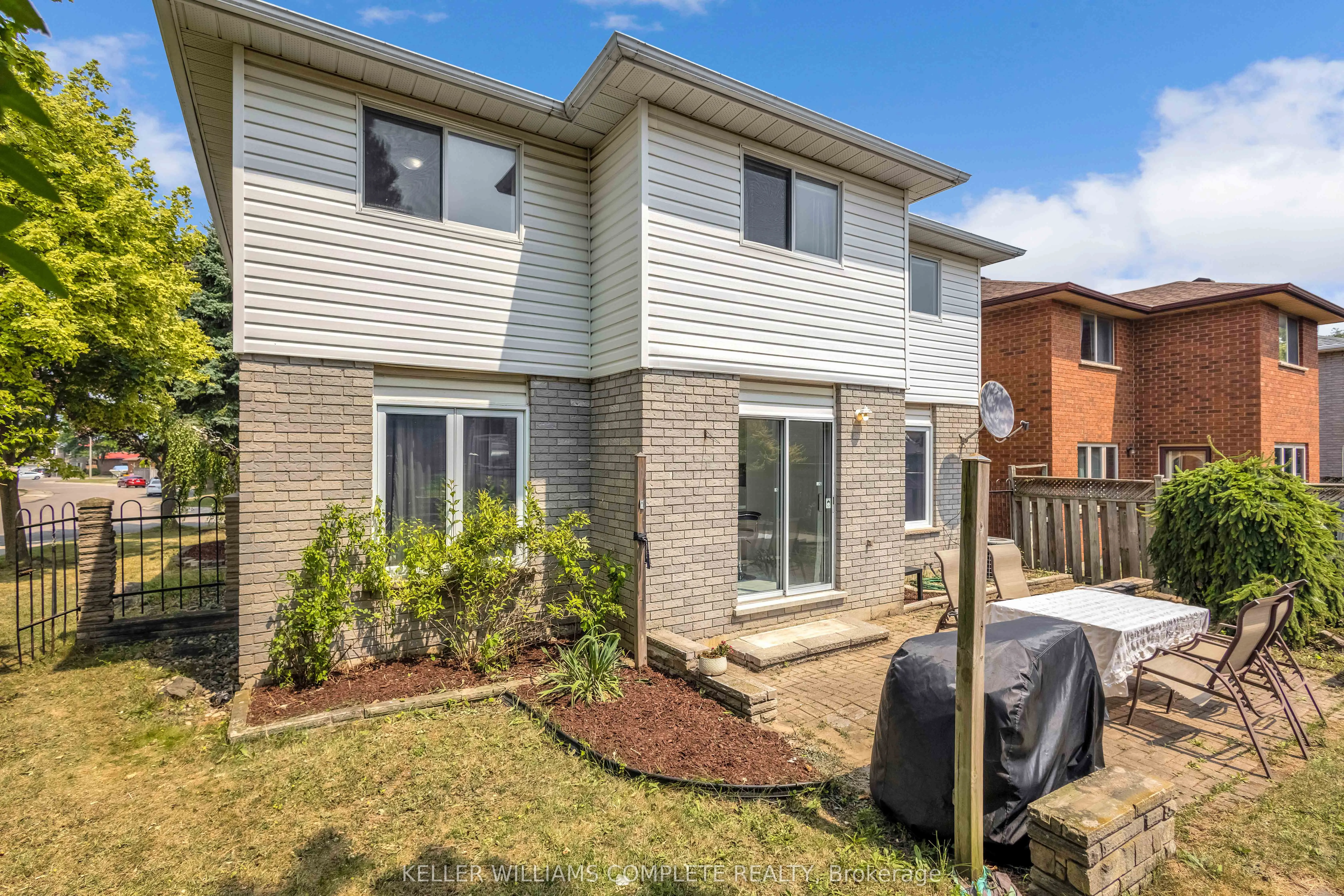2 ROBESPIERRE Court