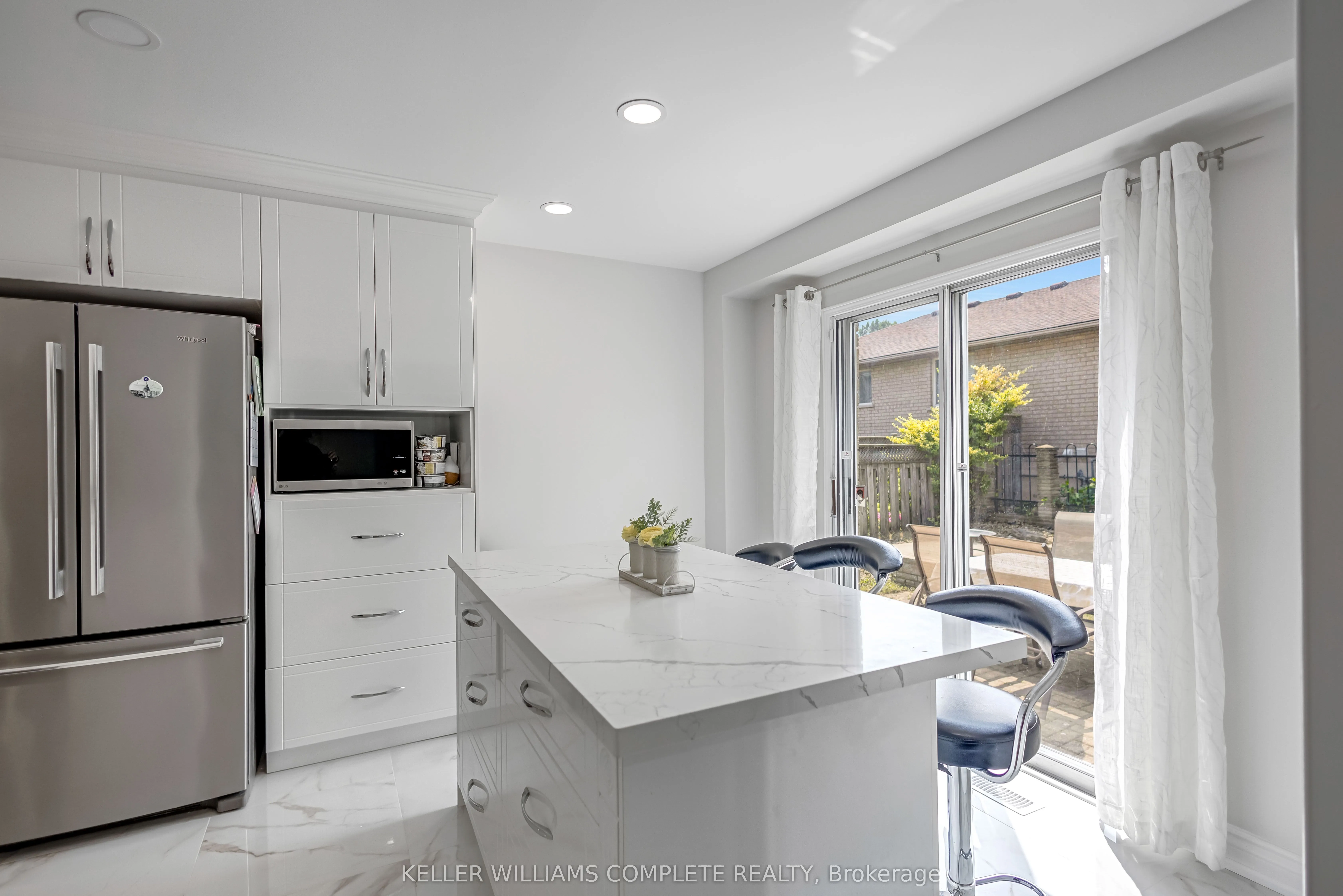 2 ROBESPIERRE Court