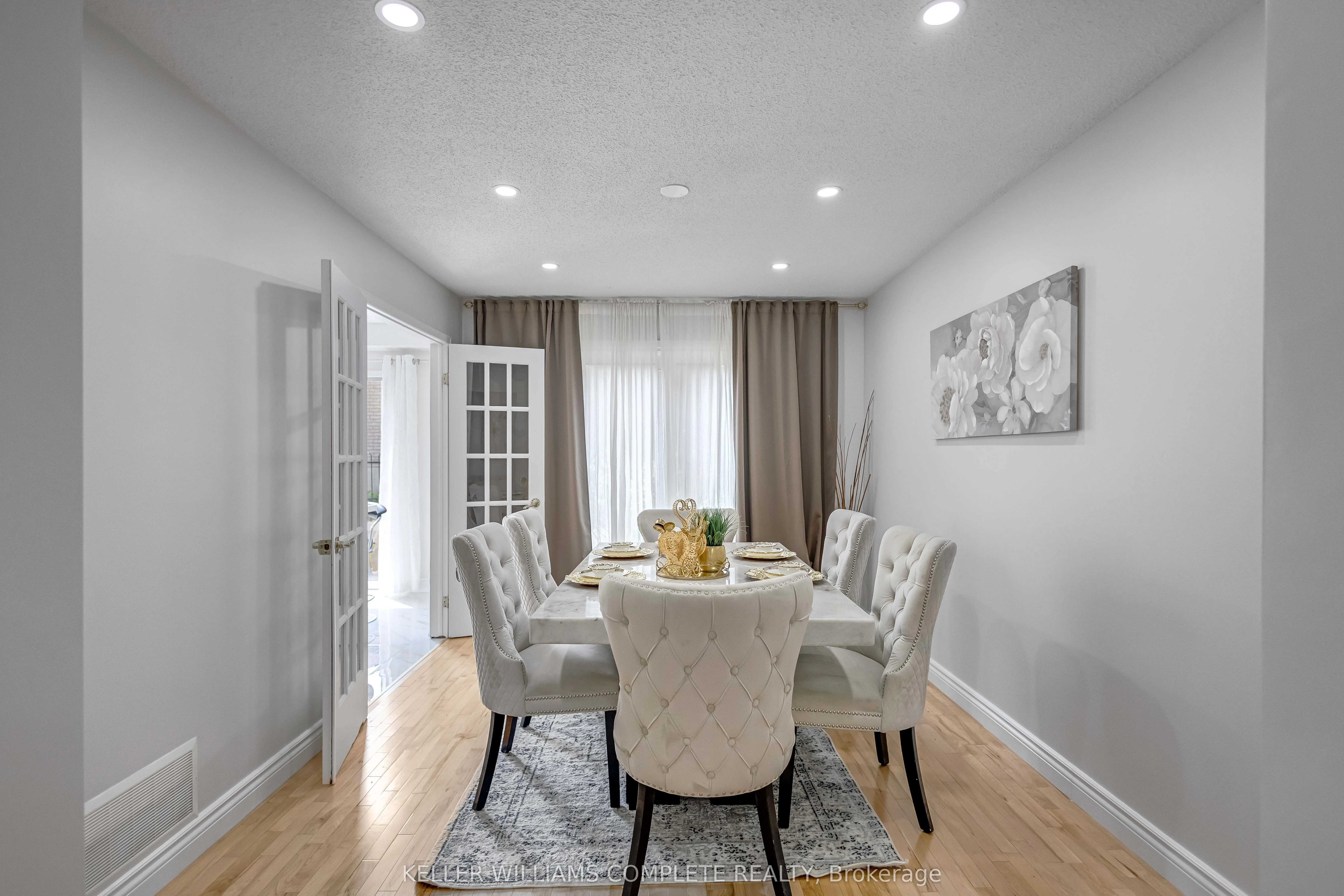 2 ROBESPIERRE Court