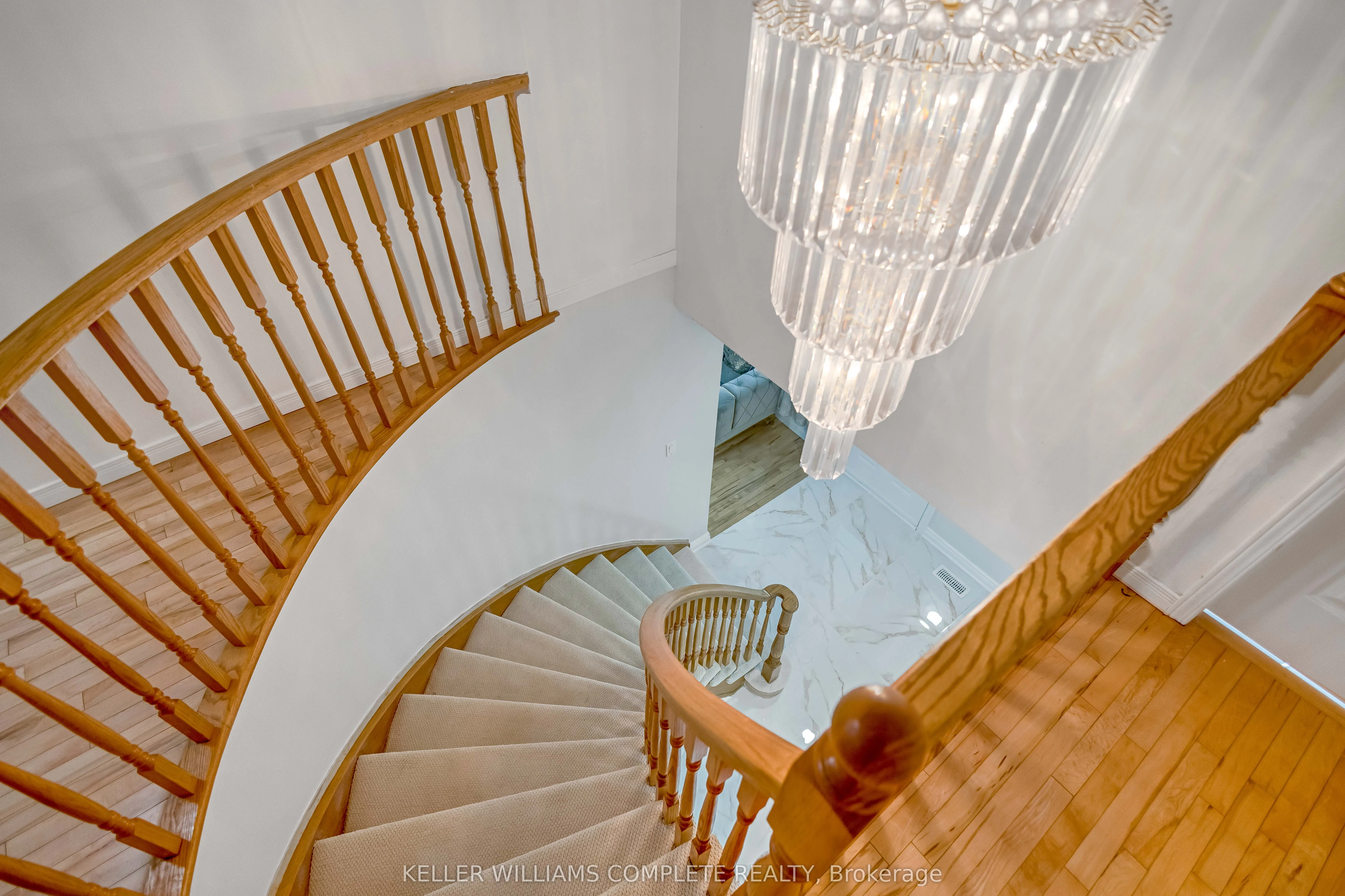2 ROBESPIERRE Court