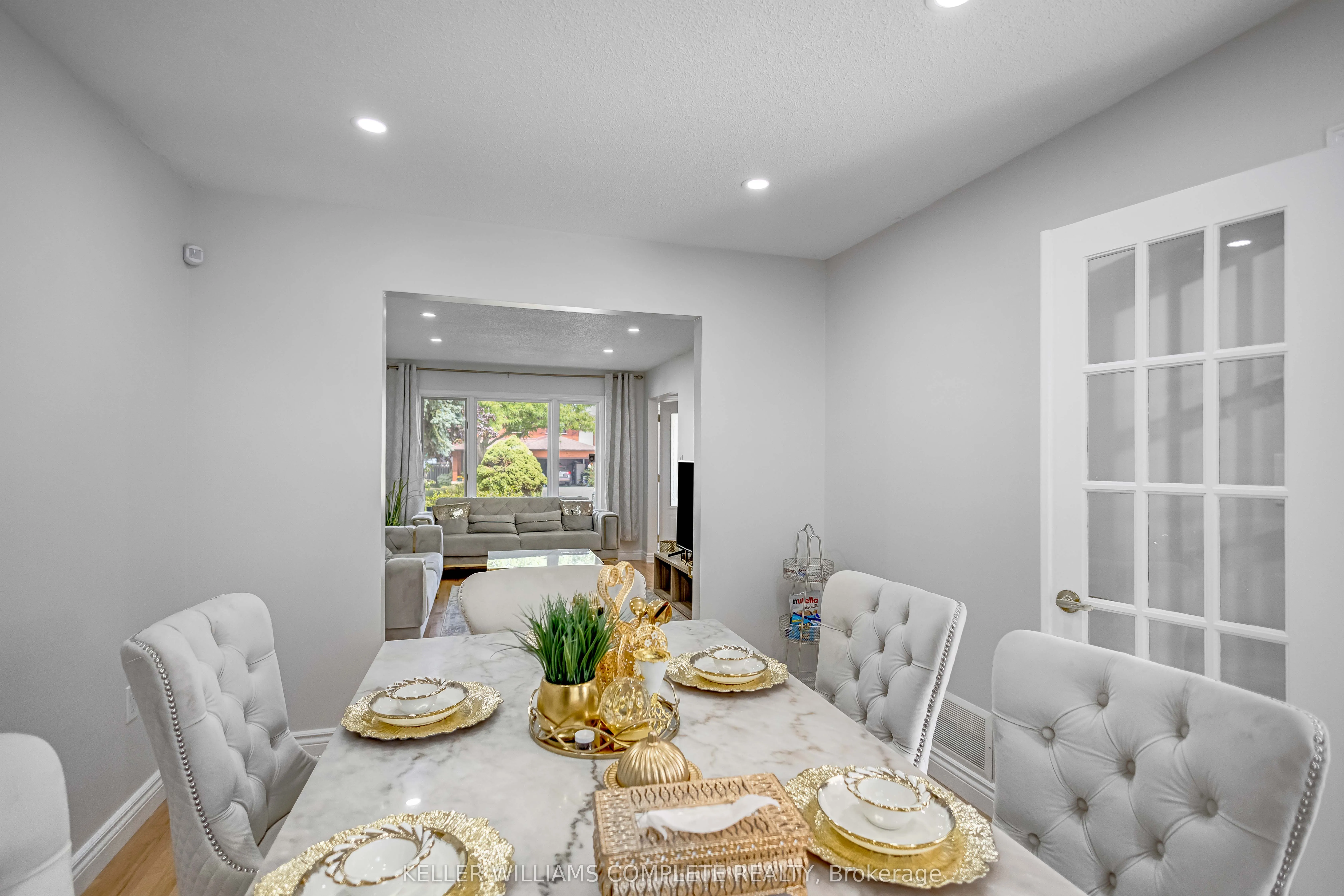 2 ROBESPIERRE Court