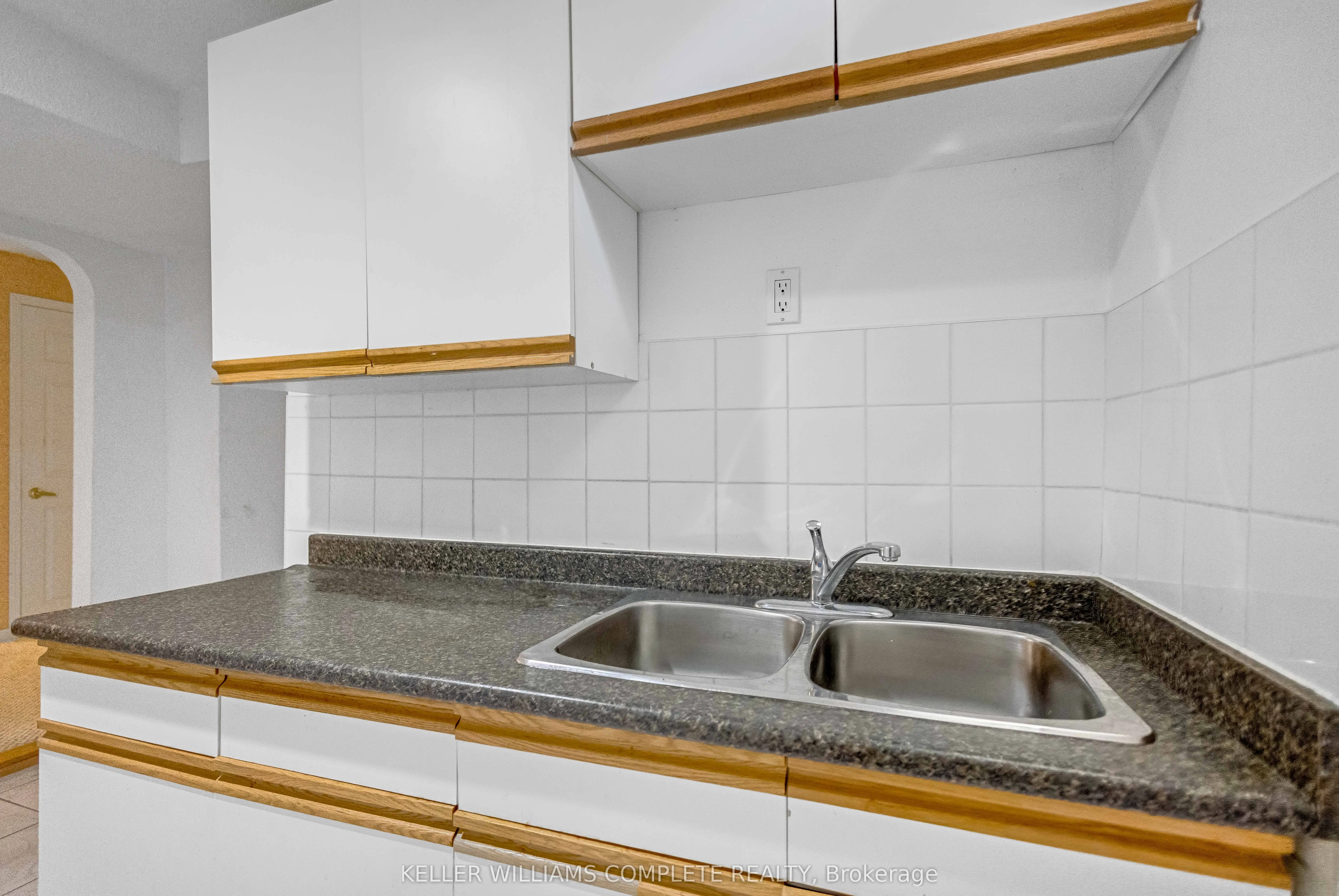 2 ROBESPIERRE Court