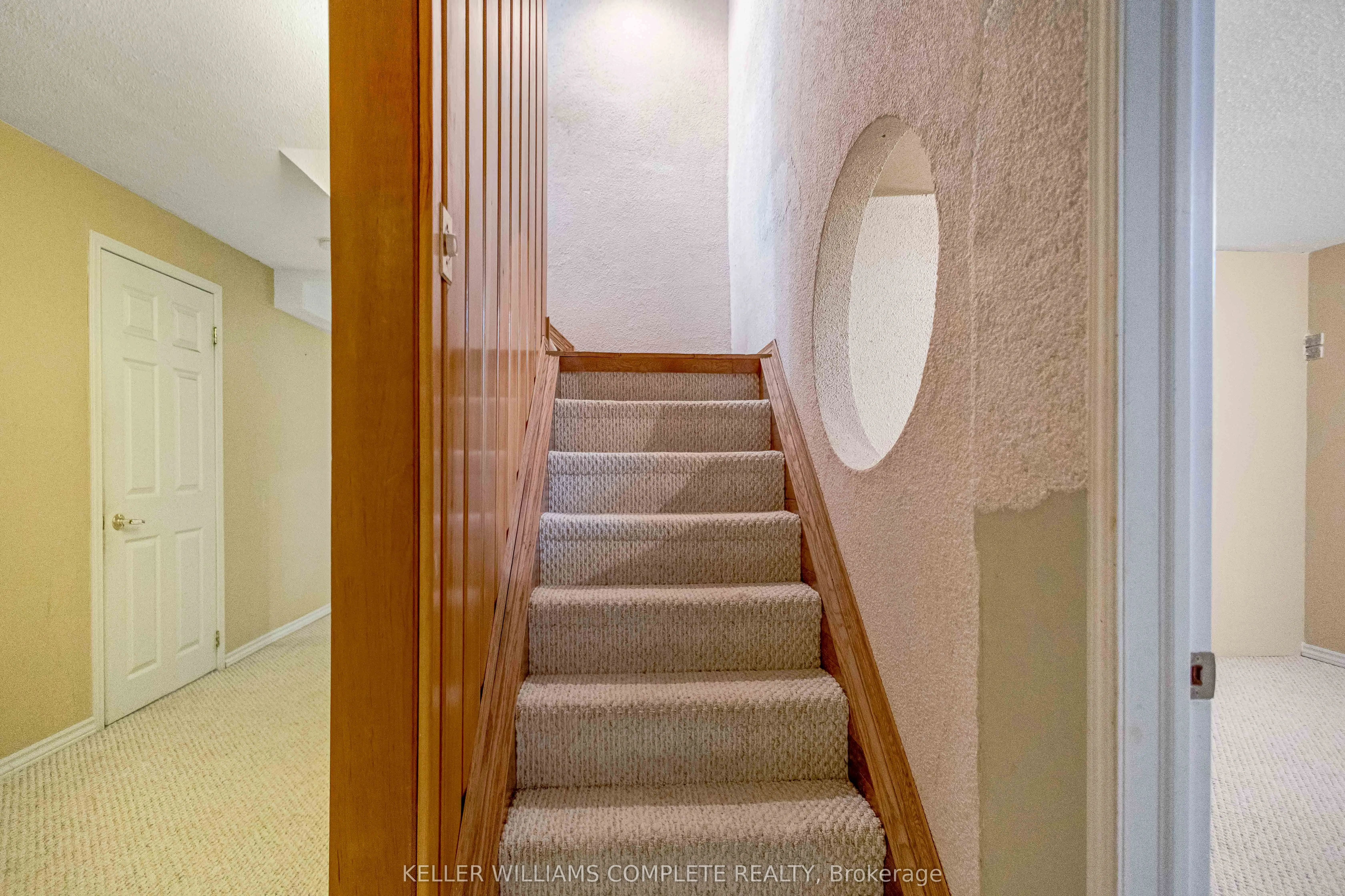 2 ROBESPIERRE Court