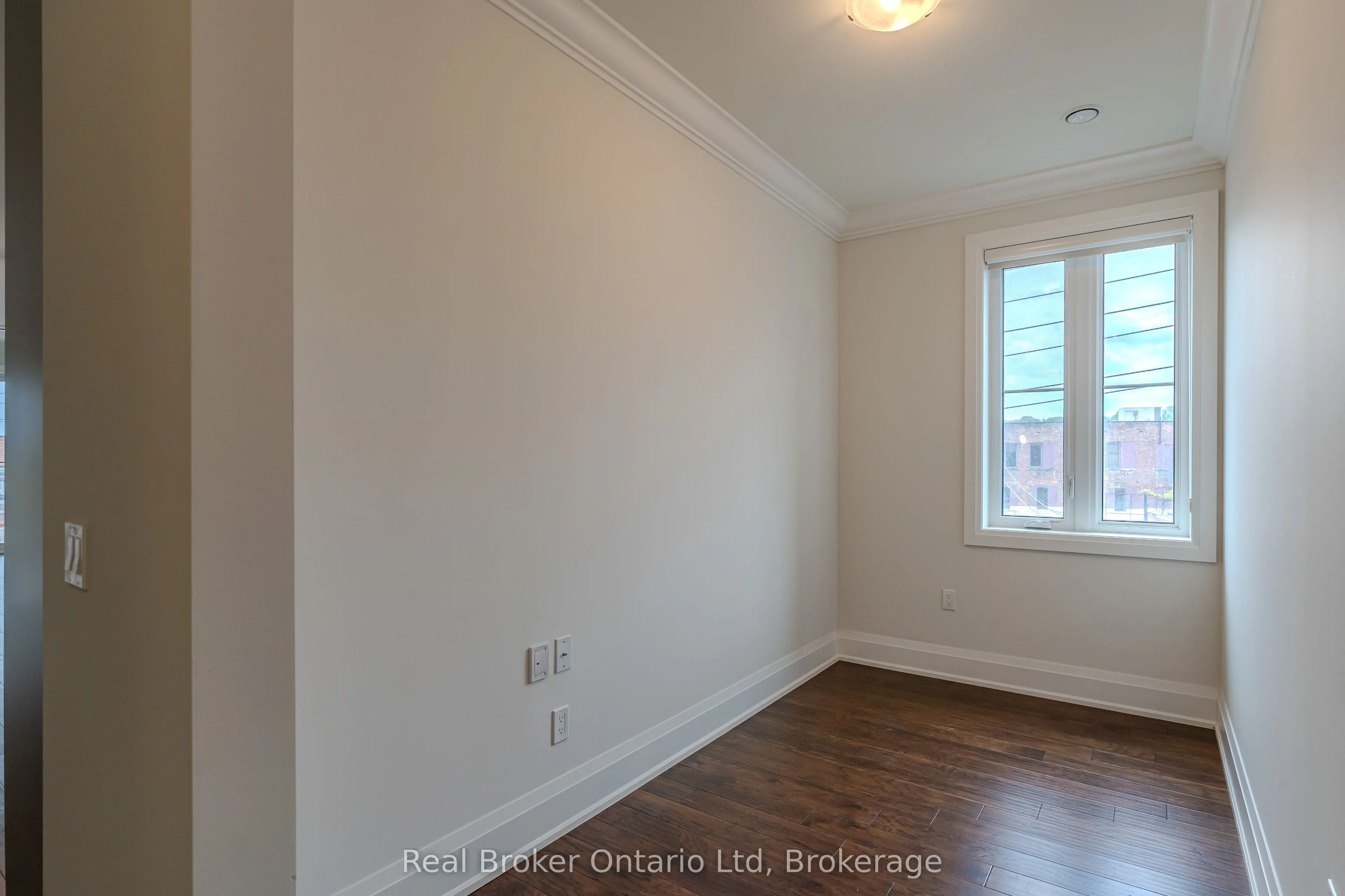 80 9th Street E, #305